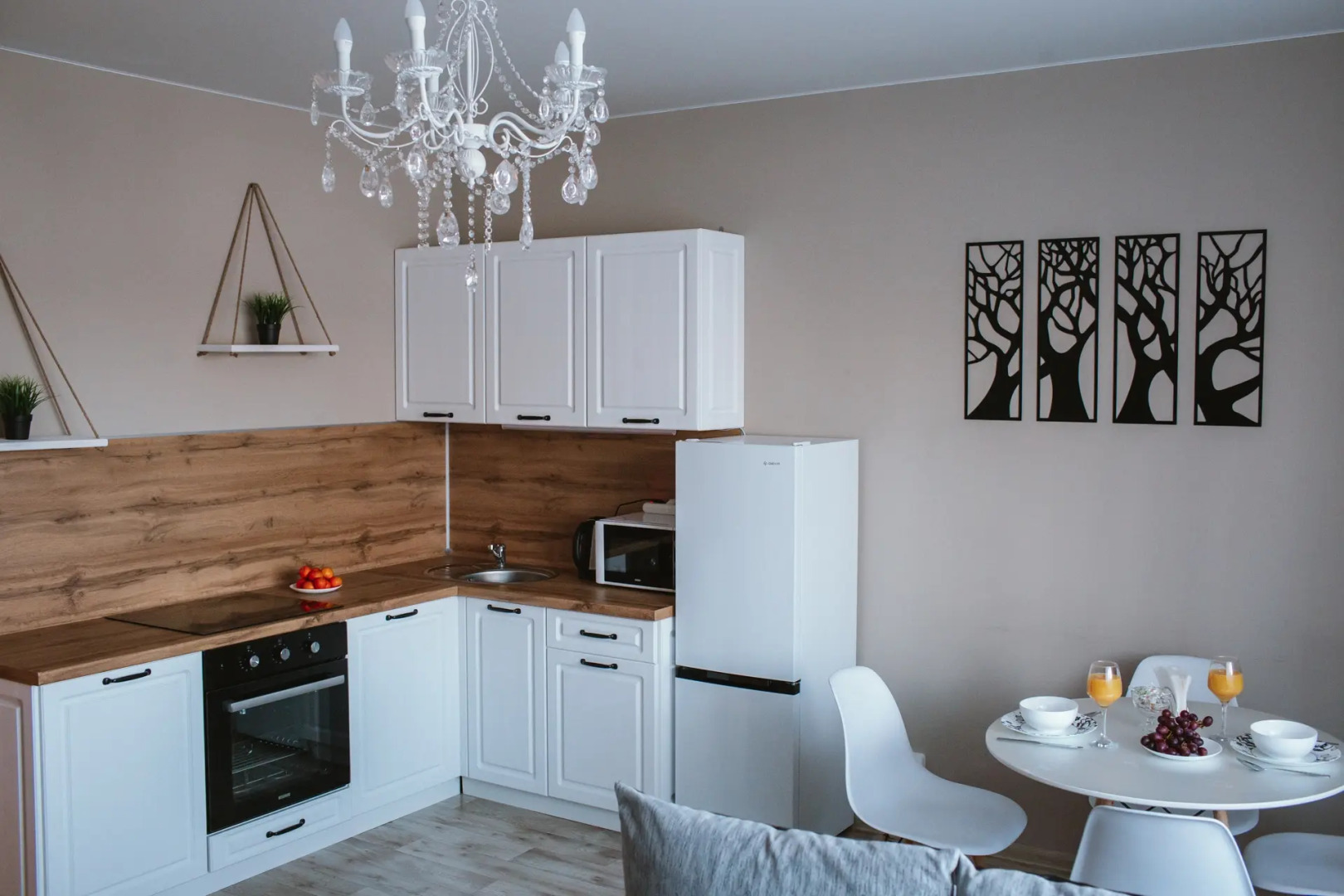 Просторные апартаменты с балконом