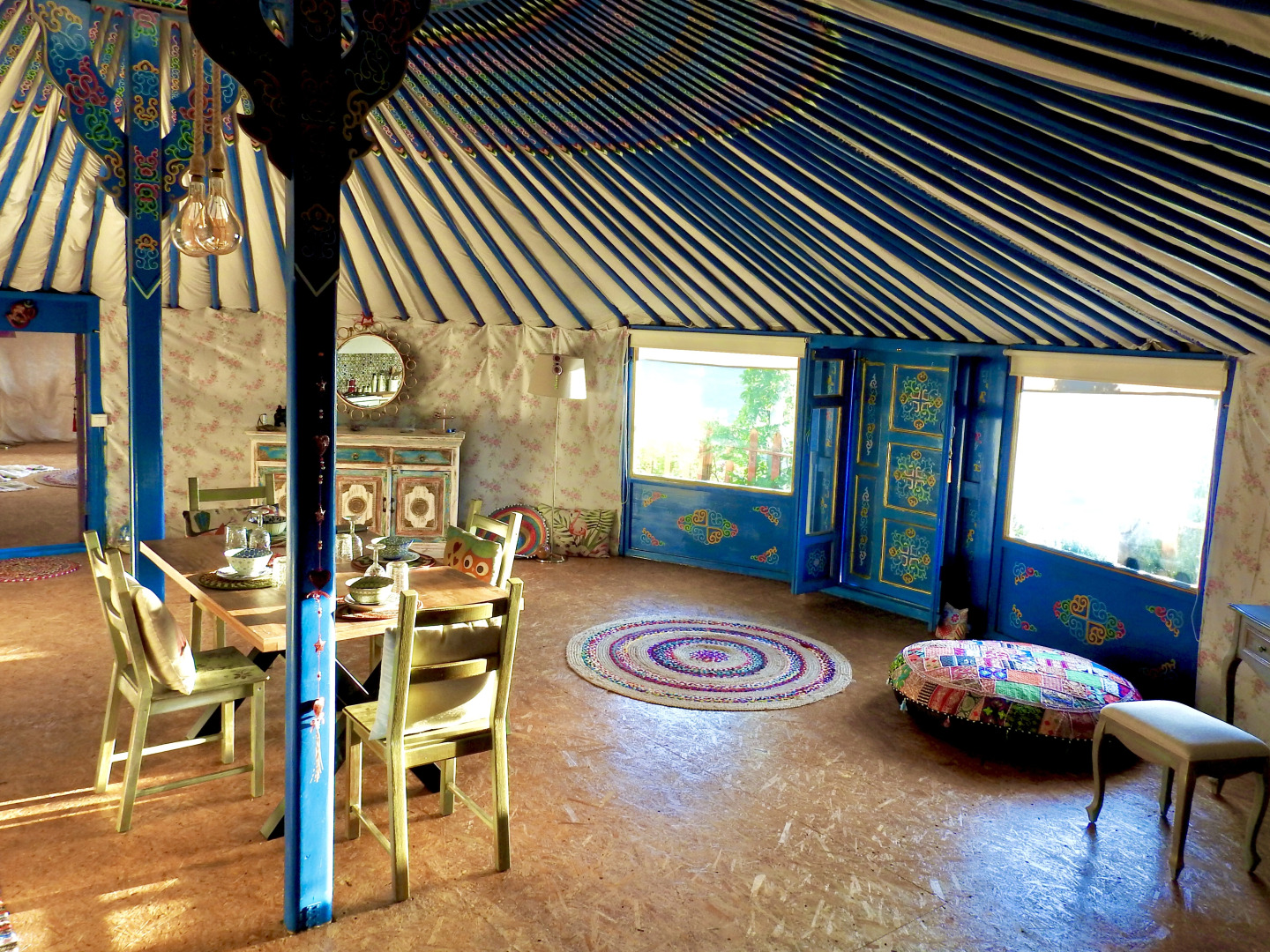 Глэмпинг Nirvana Yurts
