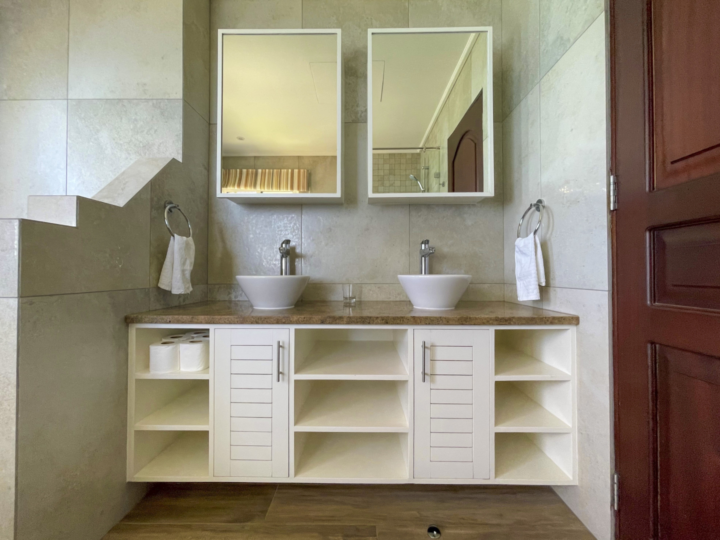 Вилла VallonEnd Beach Front