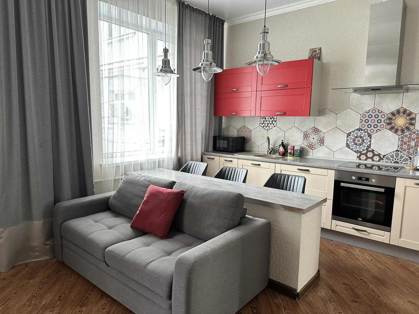 Апартаменты в Сталинском доме в центре