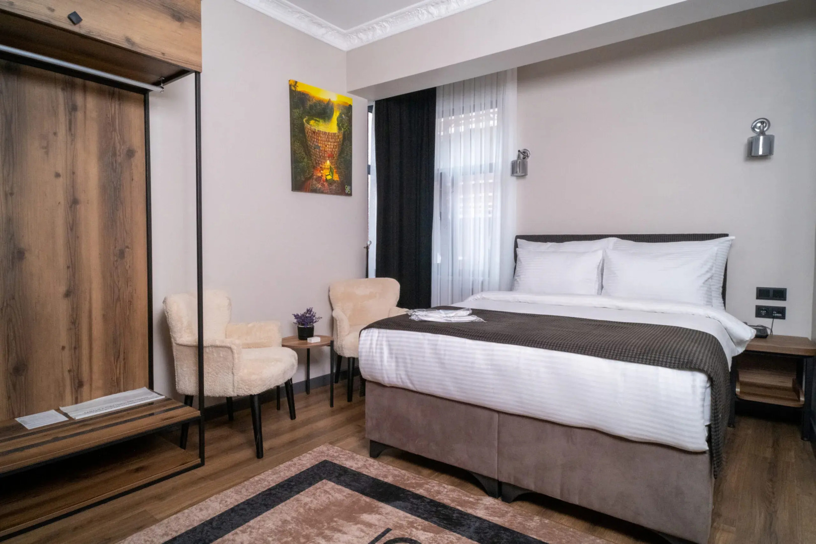 Отель Grand Clover