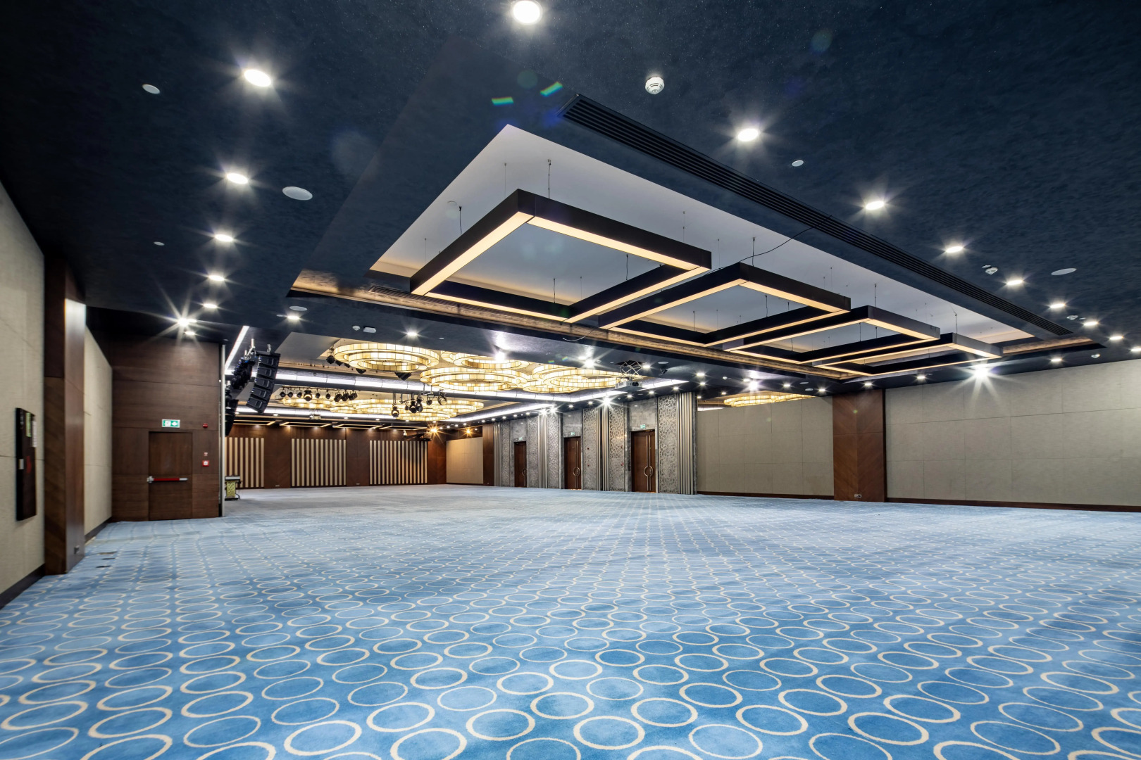 Royal Stay Palace Hotel