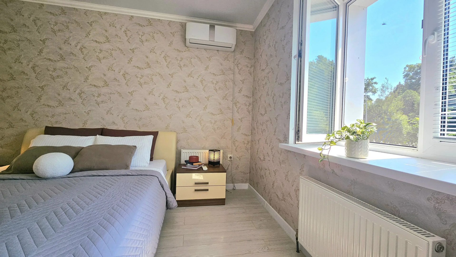 Квартира Urban Apartments 2-х комнатная рядом с метро и базой отдыха у леса