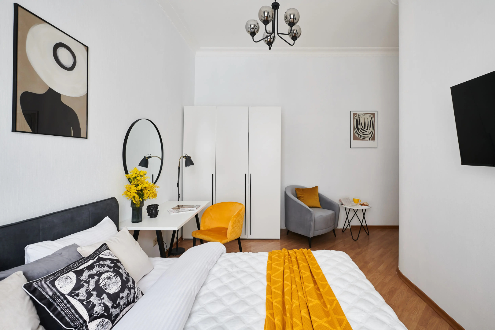 Квартира GM Apartments Яркая Трехкомнатная у Красной Площади