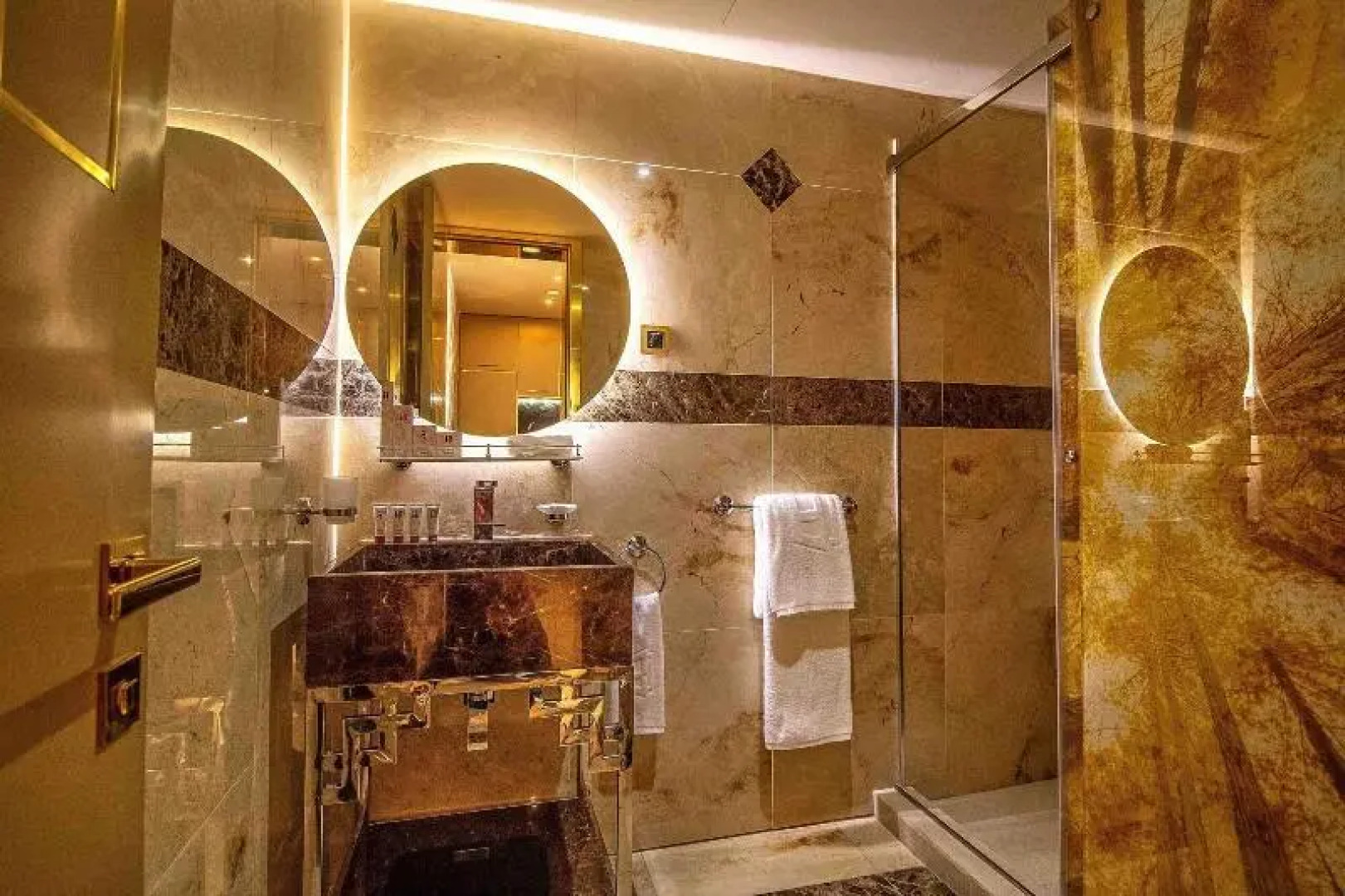 Отель Number One Oxford Street Hotel & Suites