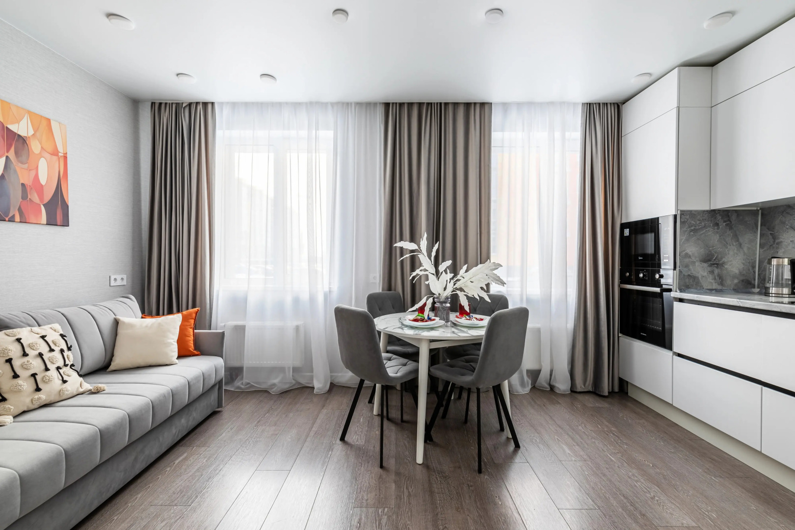 Апартаменты TatAparts оранжевая идиллия в современной студии