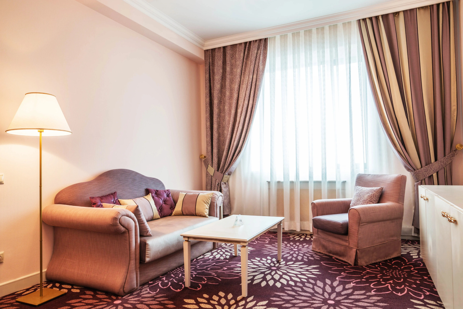 Отель Милан