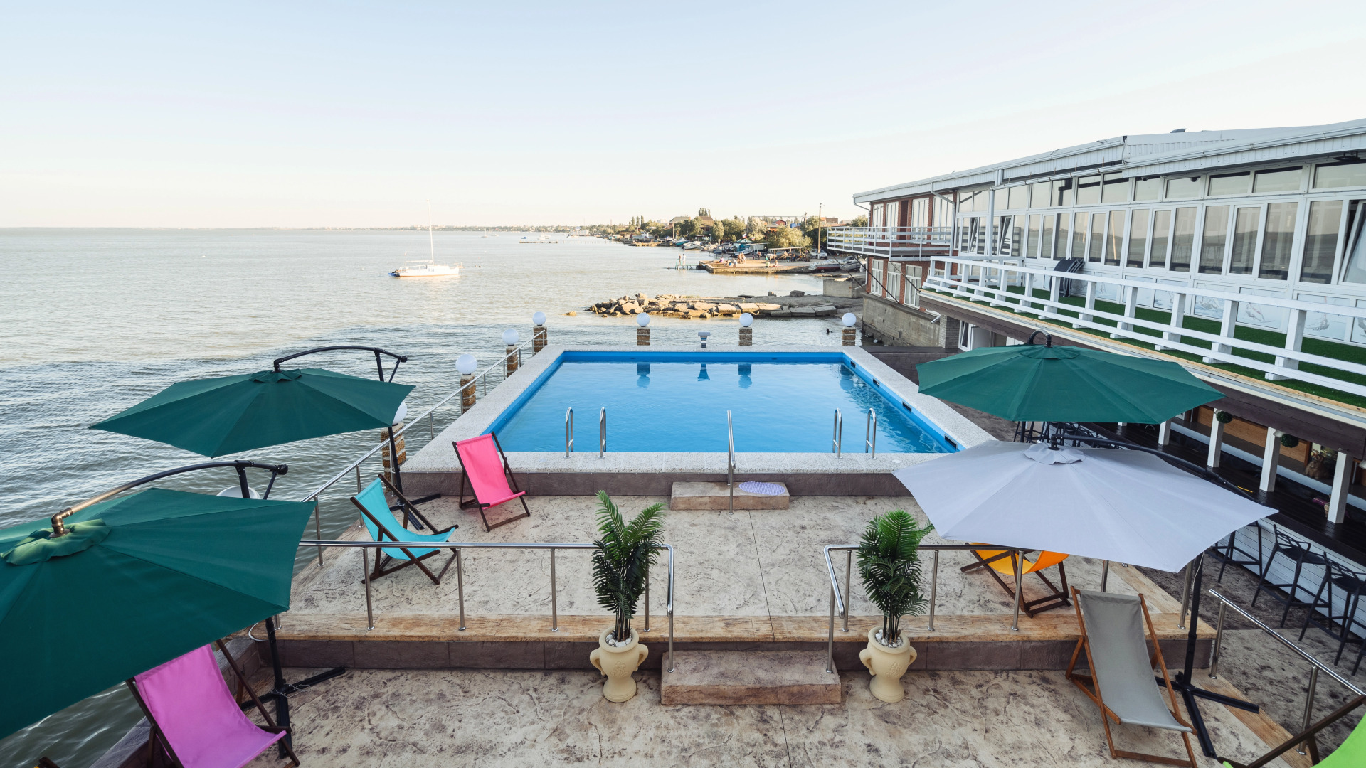 Отель Торнадо