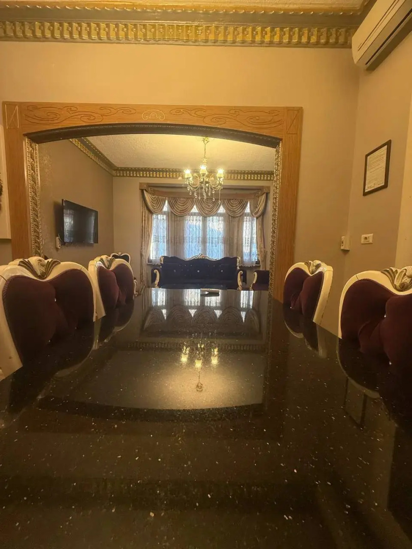 Апартаменты 3BR Flat Old Style 4AC Terrace, Metro