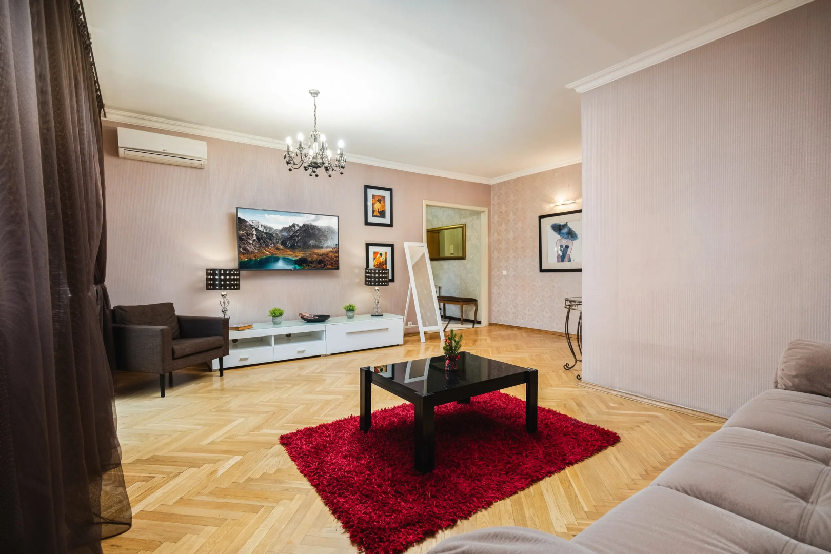 Апартаменты в Центре Минска с Видом на Реку Свислочь