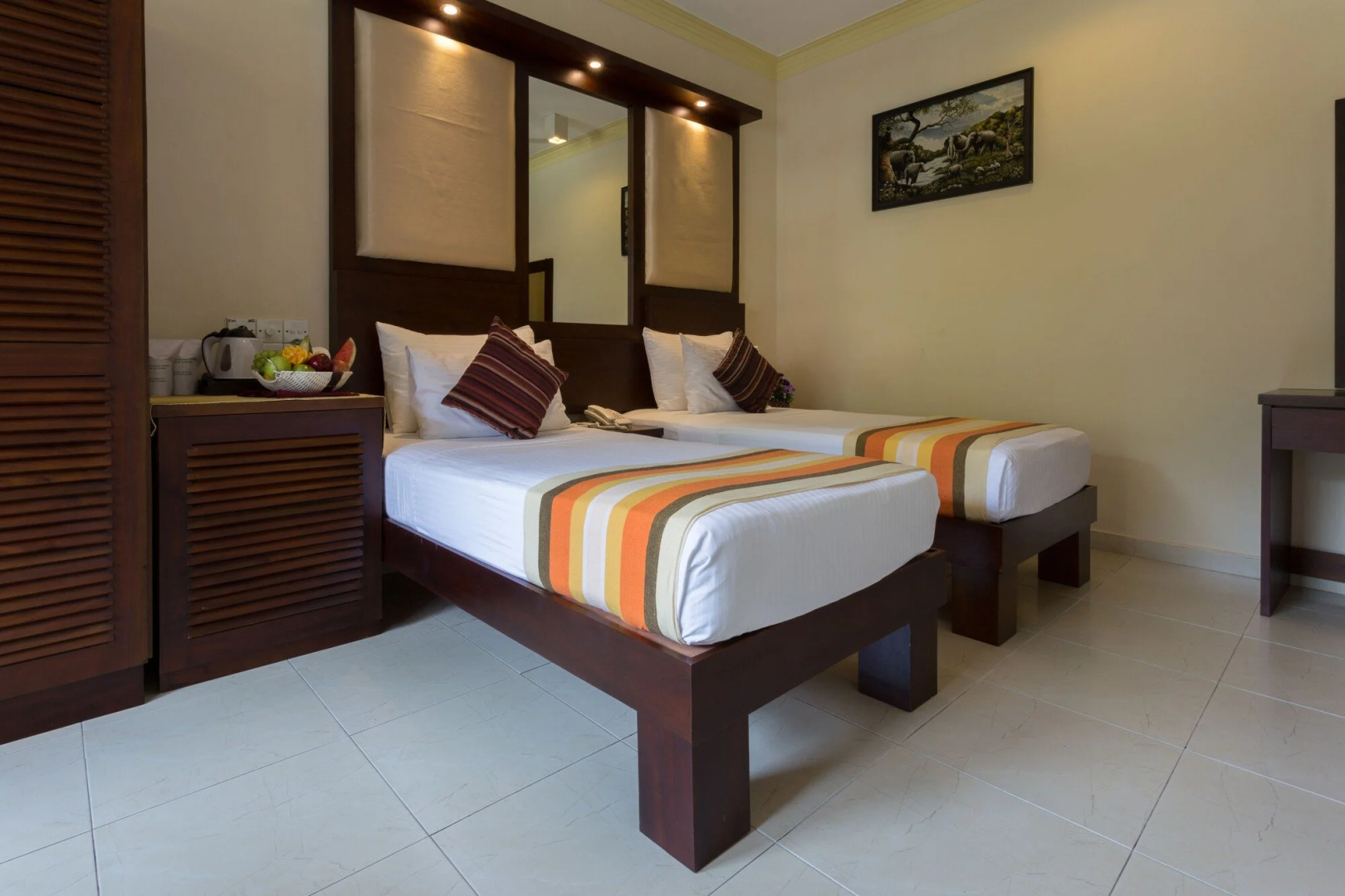 Отель Oak Ray Serene Garden Hotel