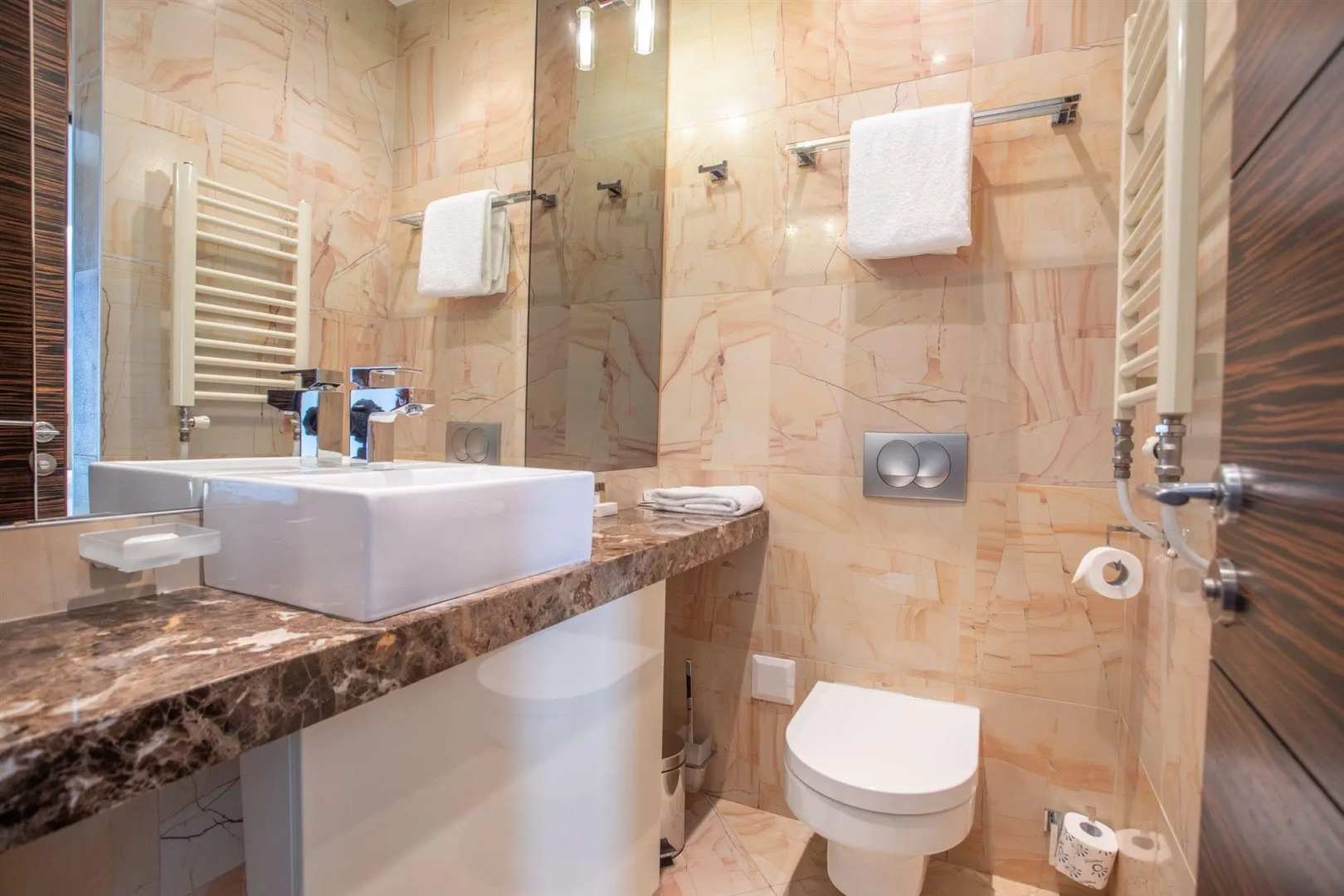 Отель Crystal Hotel Belgrade