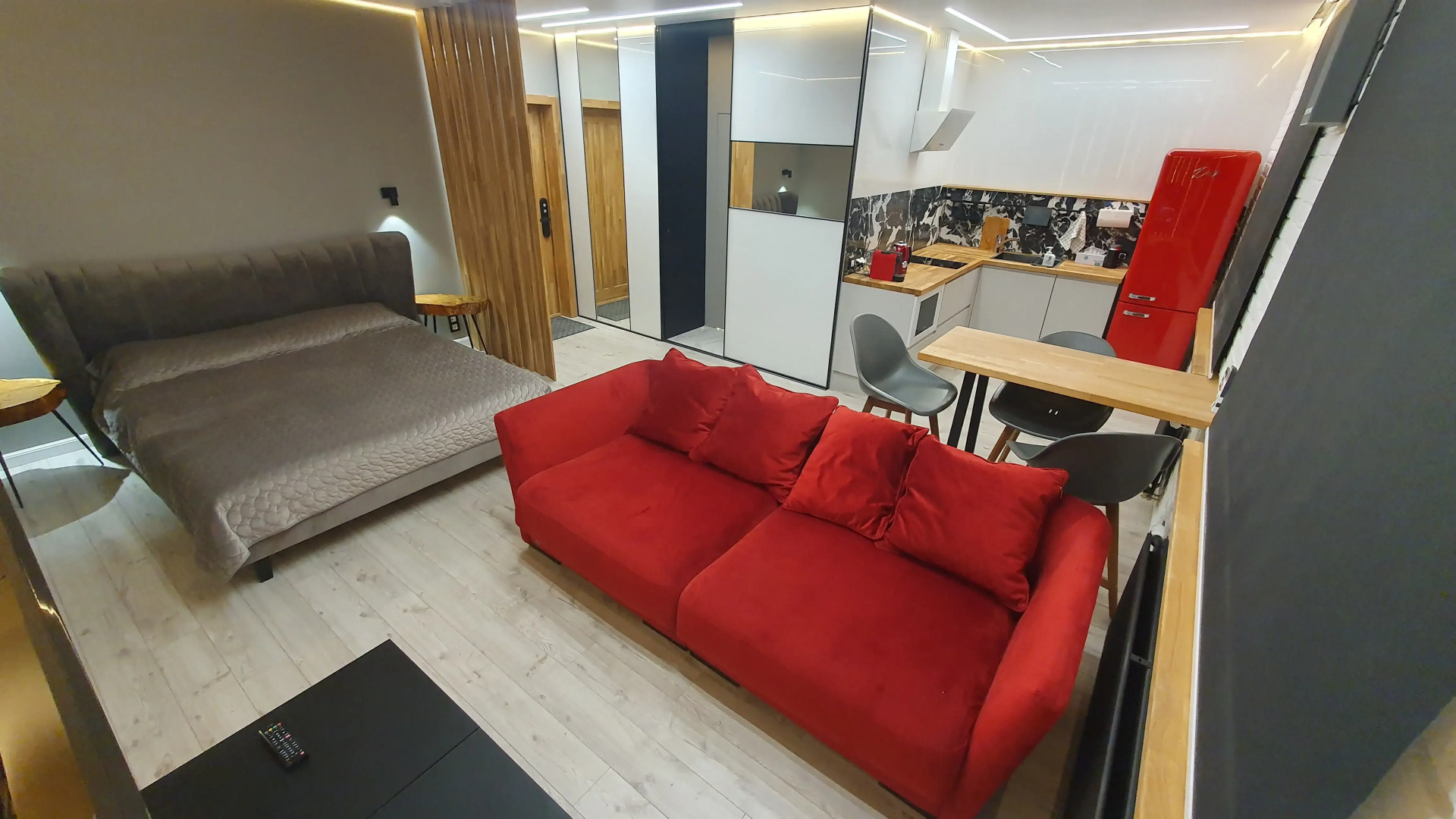 Квартира RED STUDIO