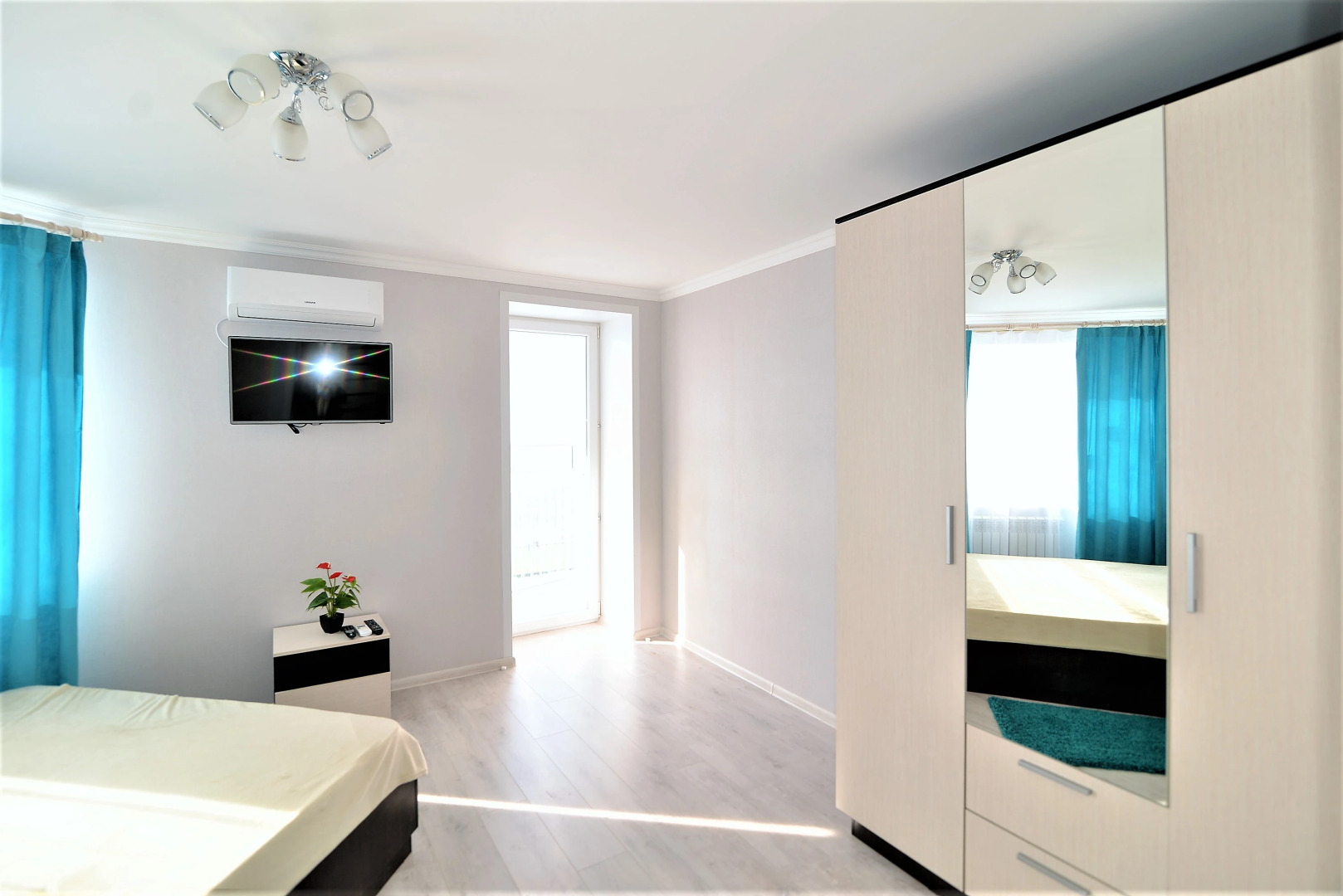 Апартаменты МЕГАПОЛИС ул. Большая Манежная 13-В-75