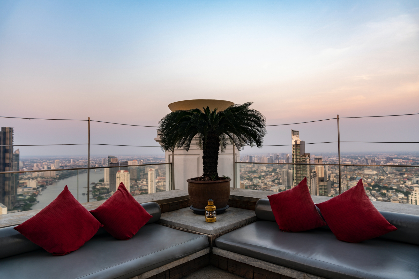 Отель Tower Club at lebua
