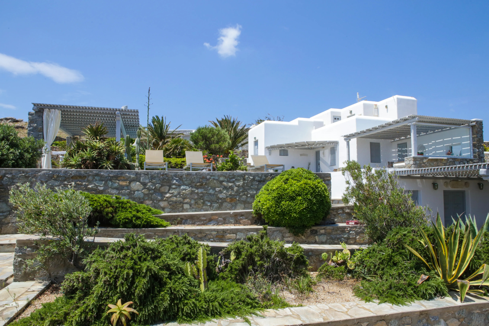 Вилла Sea and Sun and Suites