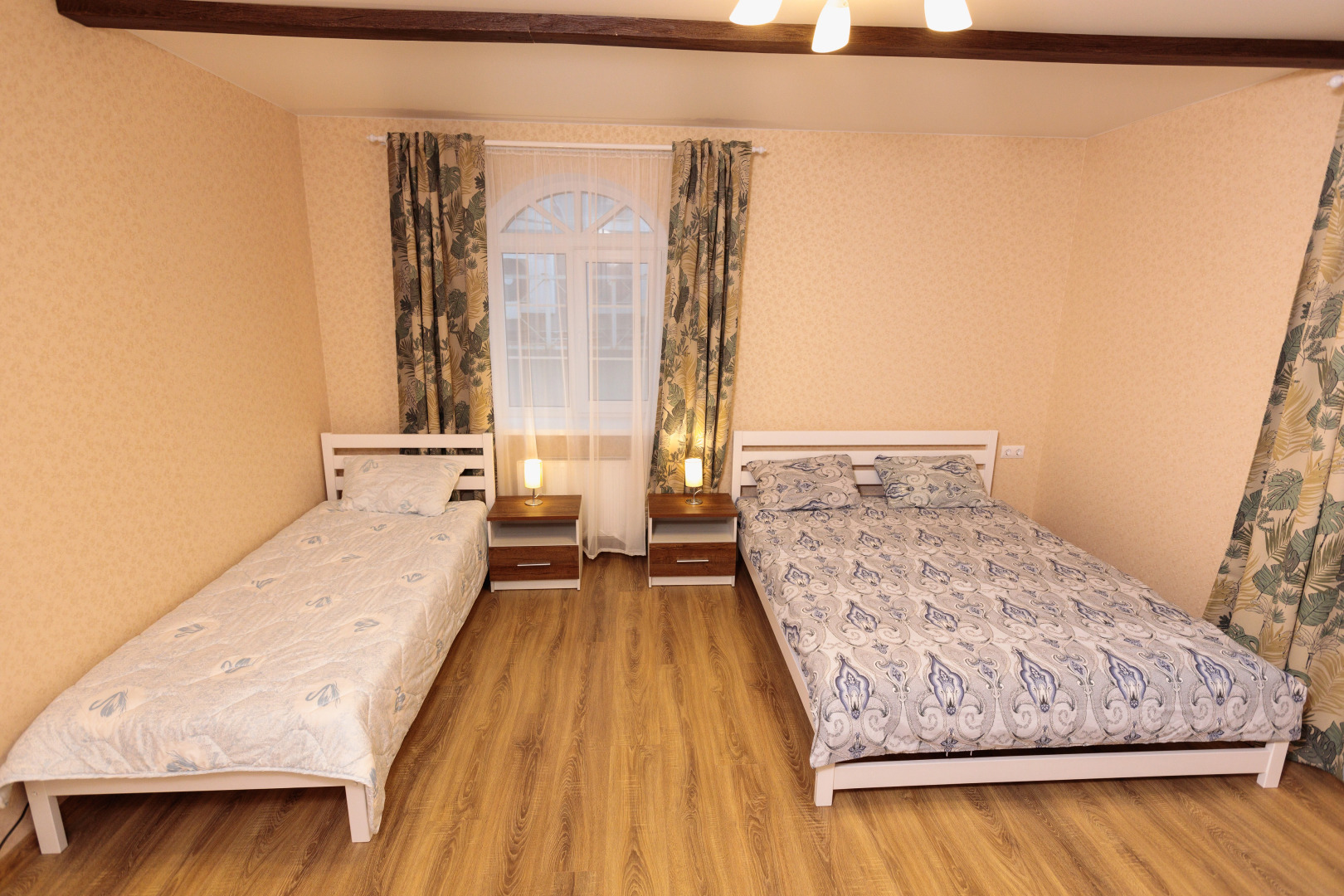 Квартира Двухкомнатная Московская 12