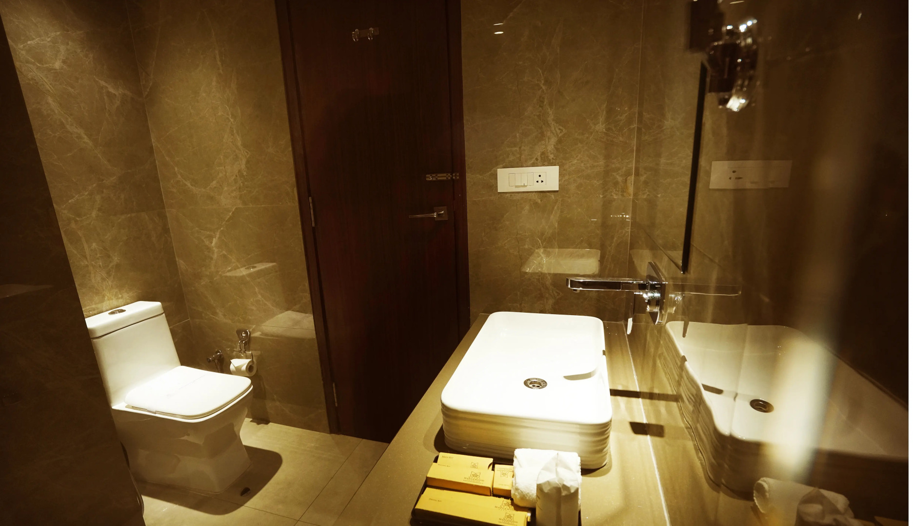 Отель Maplewood Premier