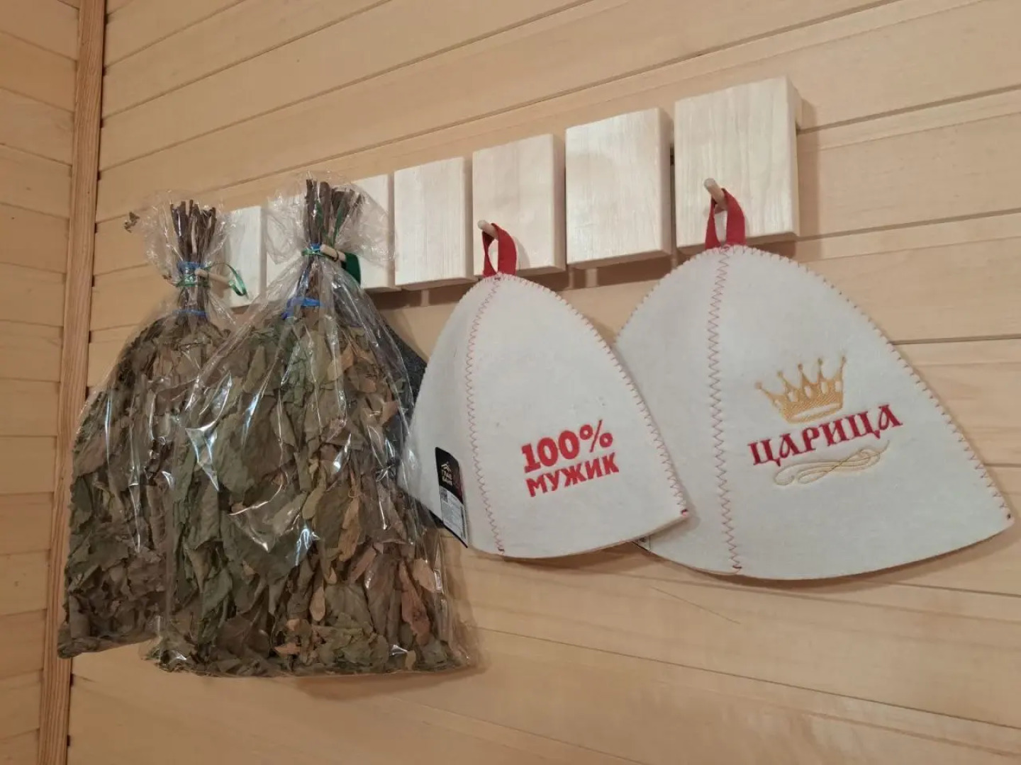 Частный дом Большой двухэтажный коттедж в стиле ампир с баней и бассейном