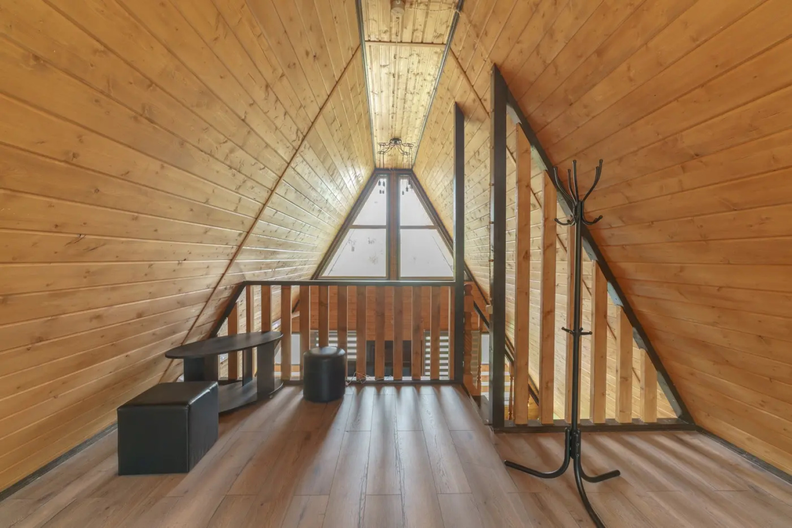 Частный дом Семейный афрейм с баней и бассейном у реки