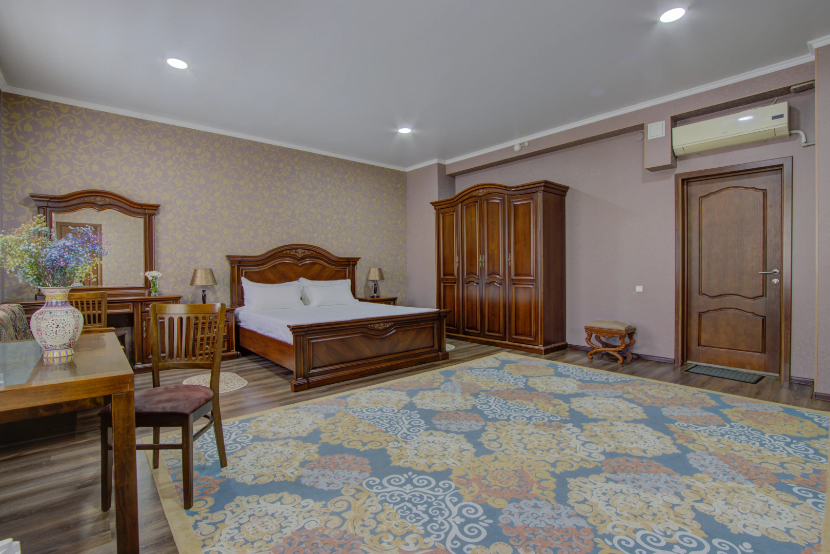 Отель Shah Palace