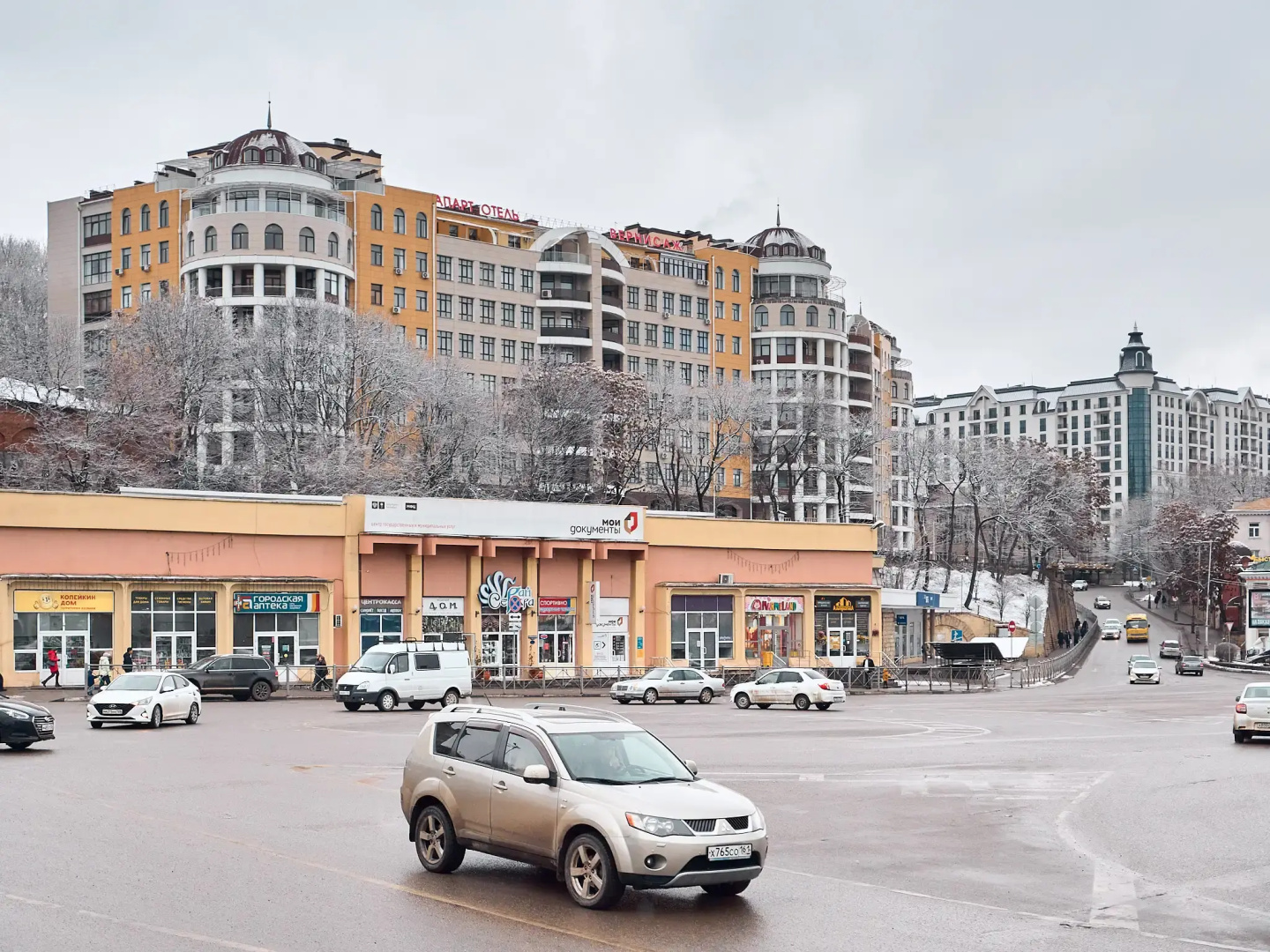 Апартаменты Орхидея от Ирины Савельевой + В самом центре города сразу у Курортного бульвара + С видом на горы + Весь город у ваших ног!