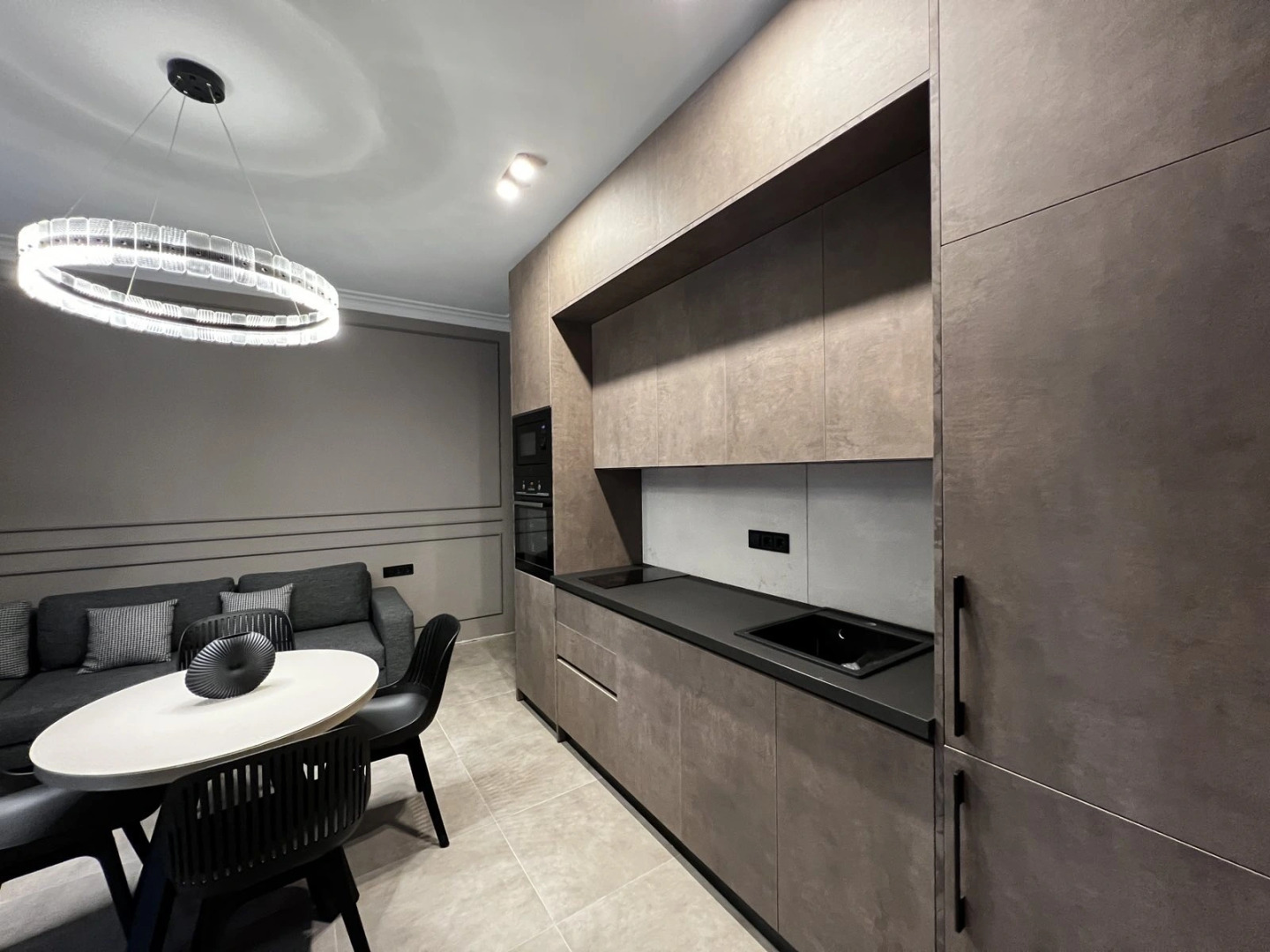 Apartments Leitmotif