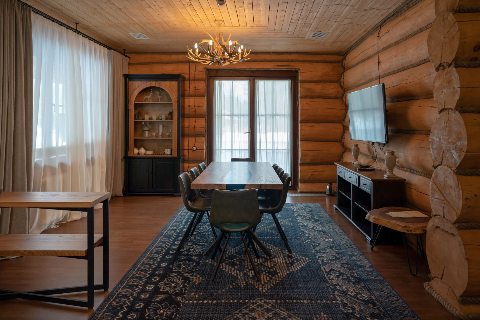 Cosmos Collection Izumrudny Les Hotel