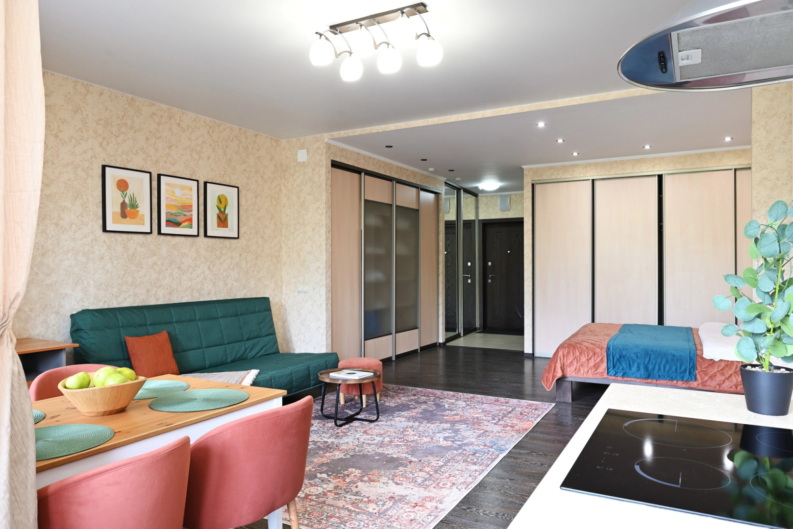 Апартаменты студия в центре ЖК Clover hose