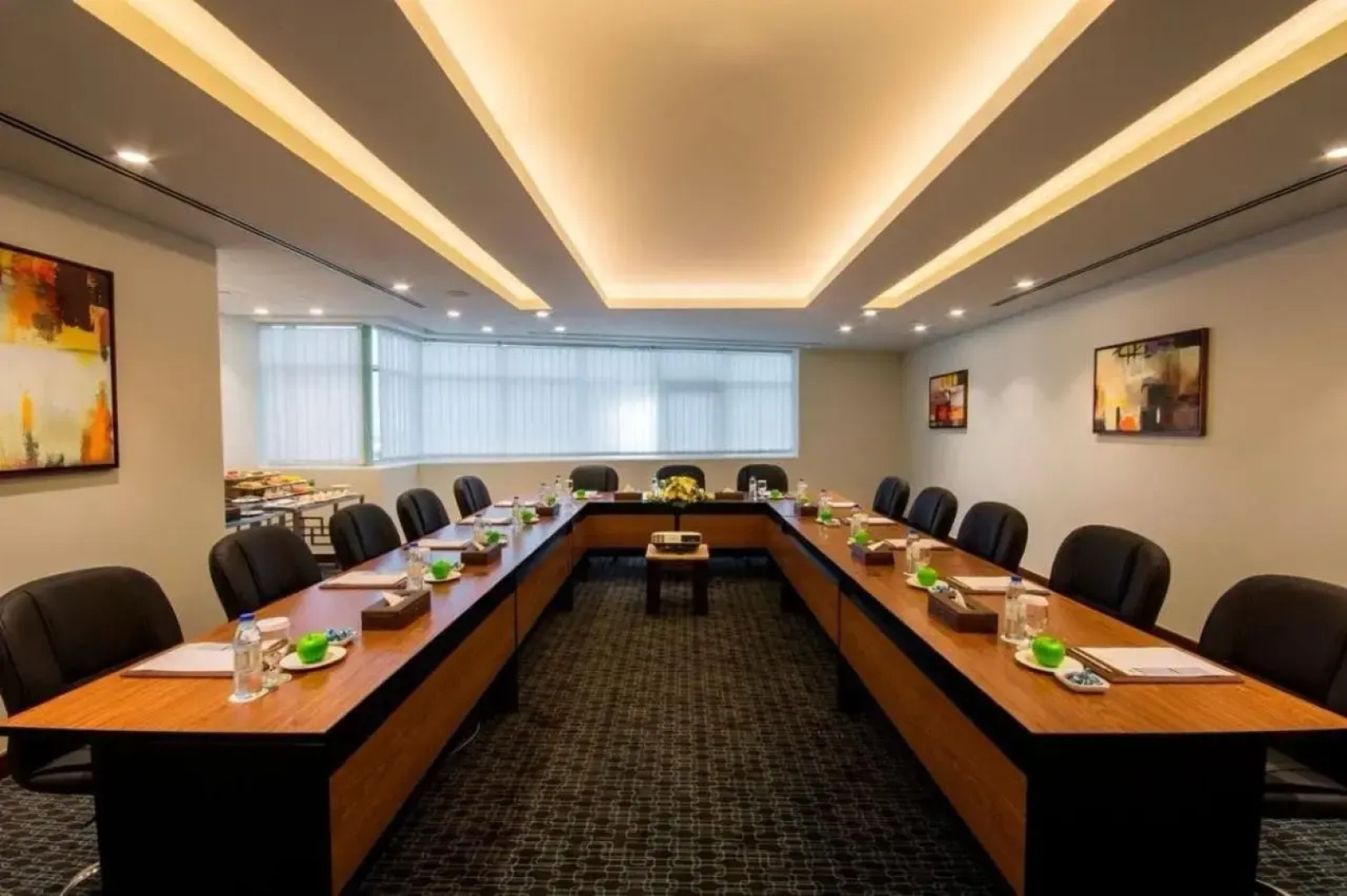 Отель Golden Tulip Media