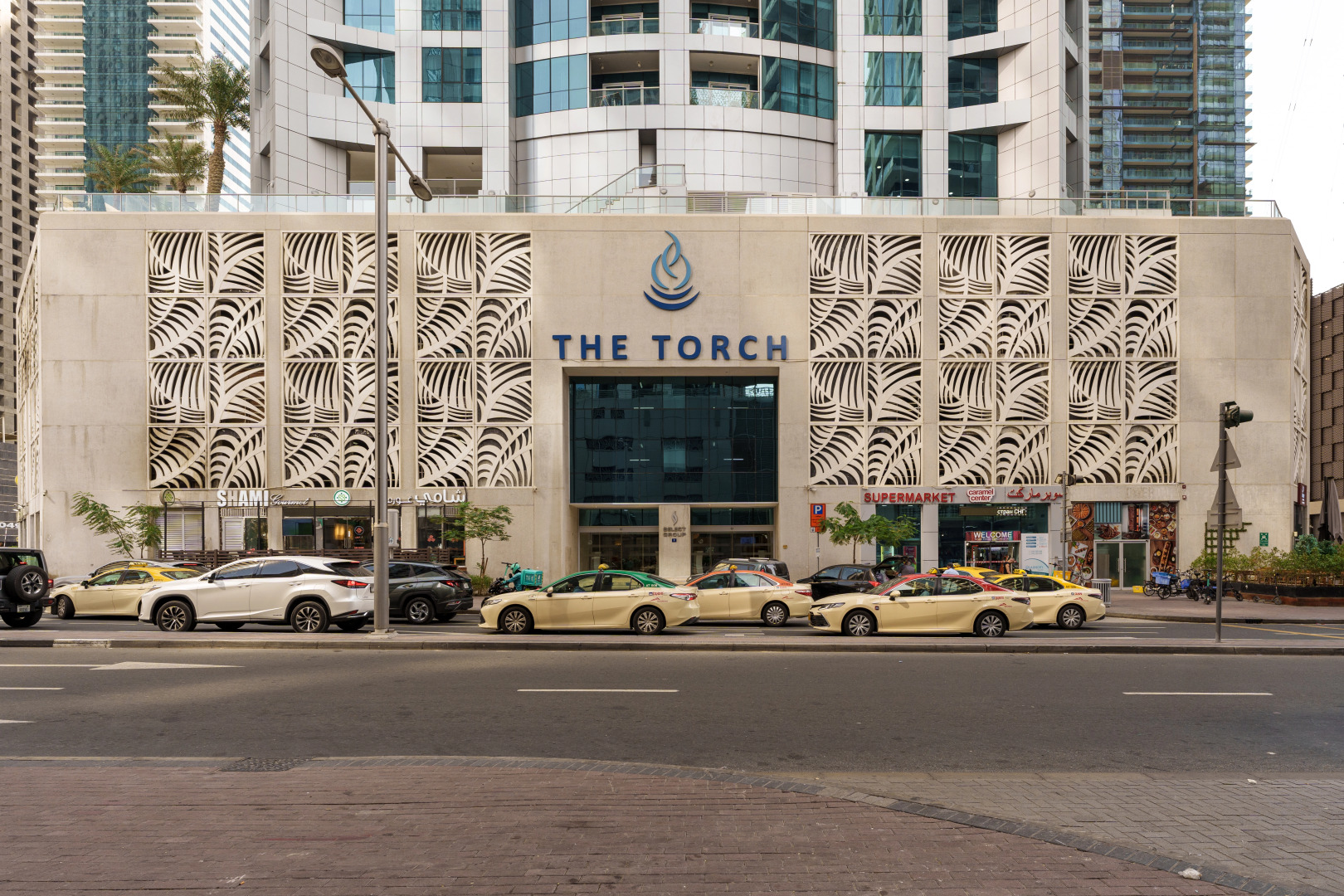 Апартаменты Unique & Stylish High Floor close to Marine Club