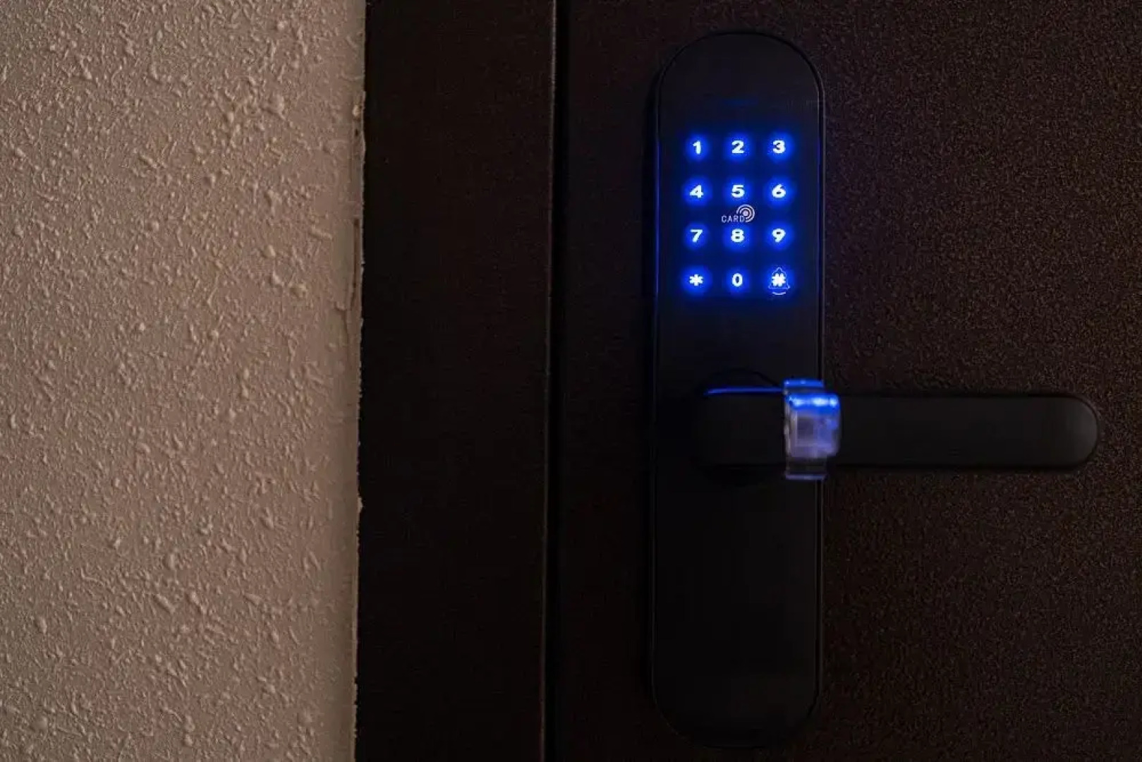 Апартаменты Monochrome от Сети Good Vibes Apartments