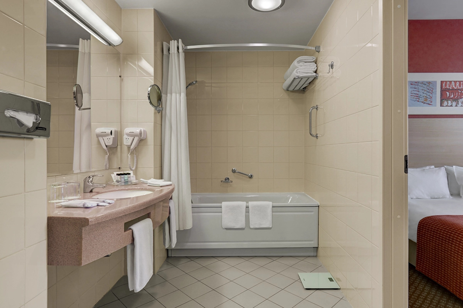 Отель Лесная Сафмар (бывший Холидей Инн Москва Лесная)