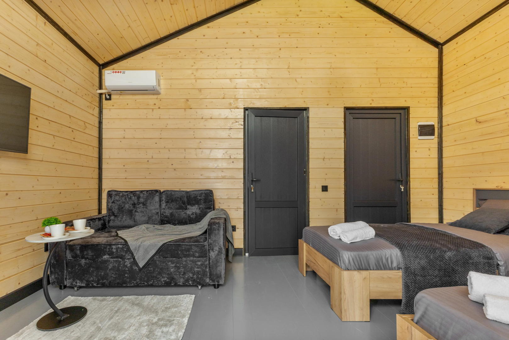 Частный дом AURA уютный домик с двумя кроватями