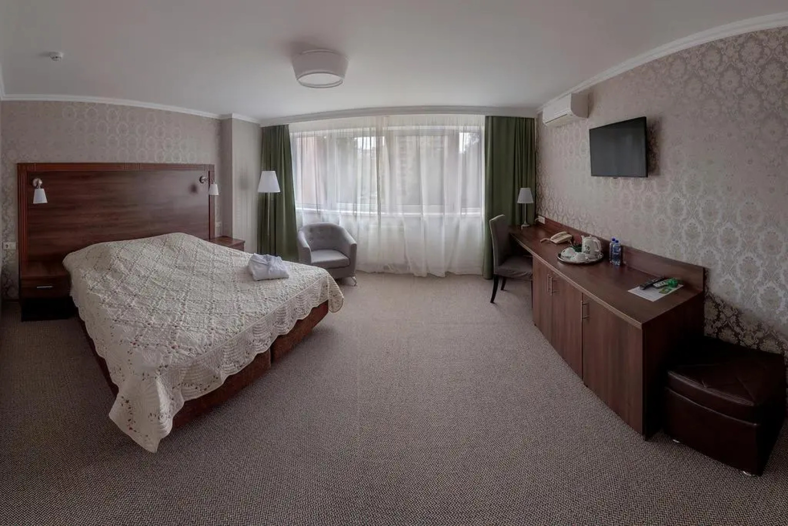 Отель Аврора