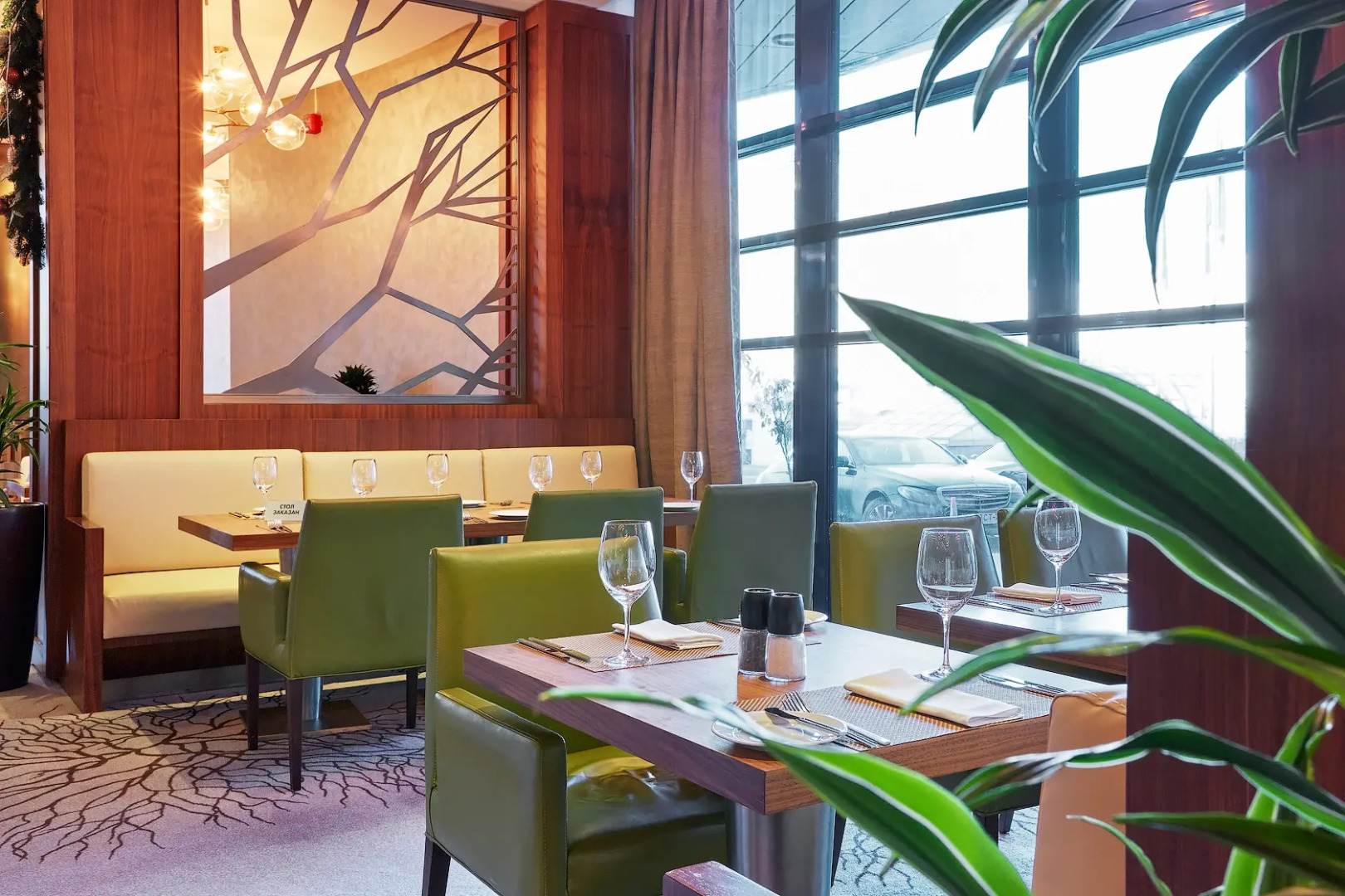 Отель Ренессанс Минск Конгресс и СПА Центр