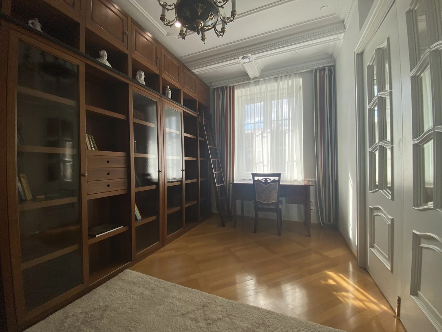 Апартаменты 5-комнатные HomeApart пр-т Независимости, 13