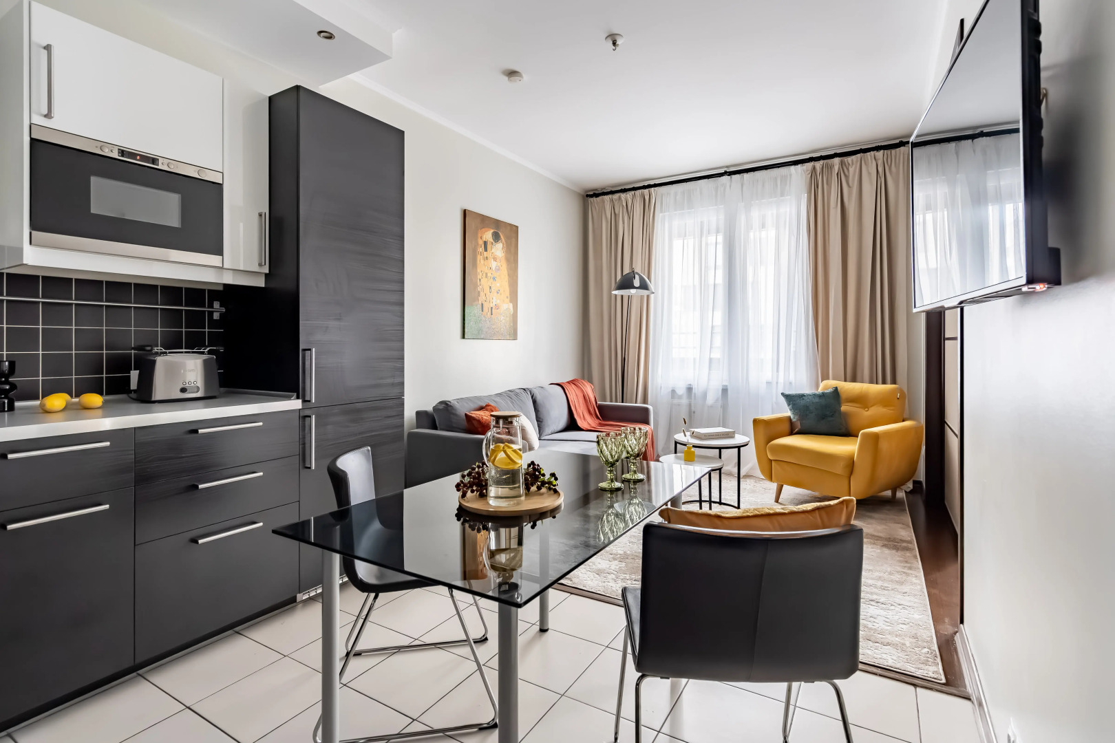 Квартира GetFlat Scarlet с Балконом Для 1-4 Гостей