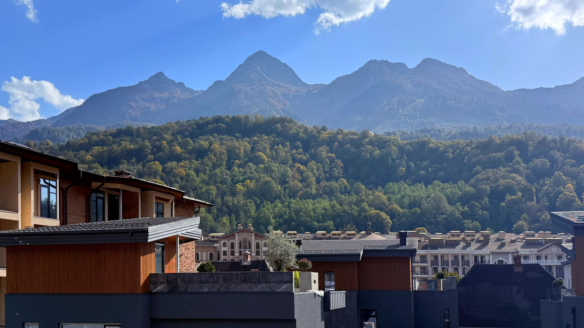 Апартаменты двухкомнатные в Красной Поляне