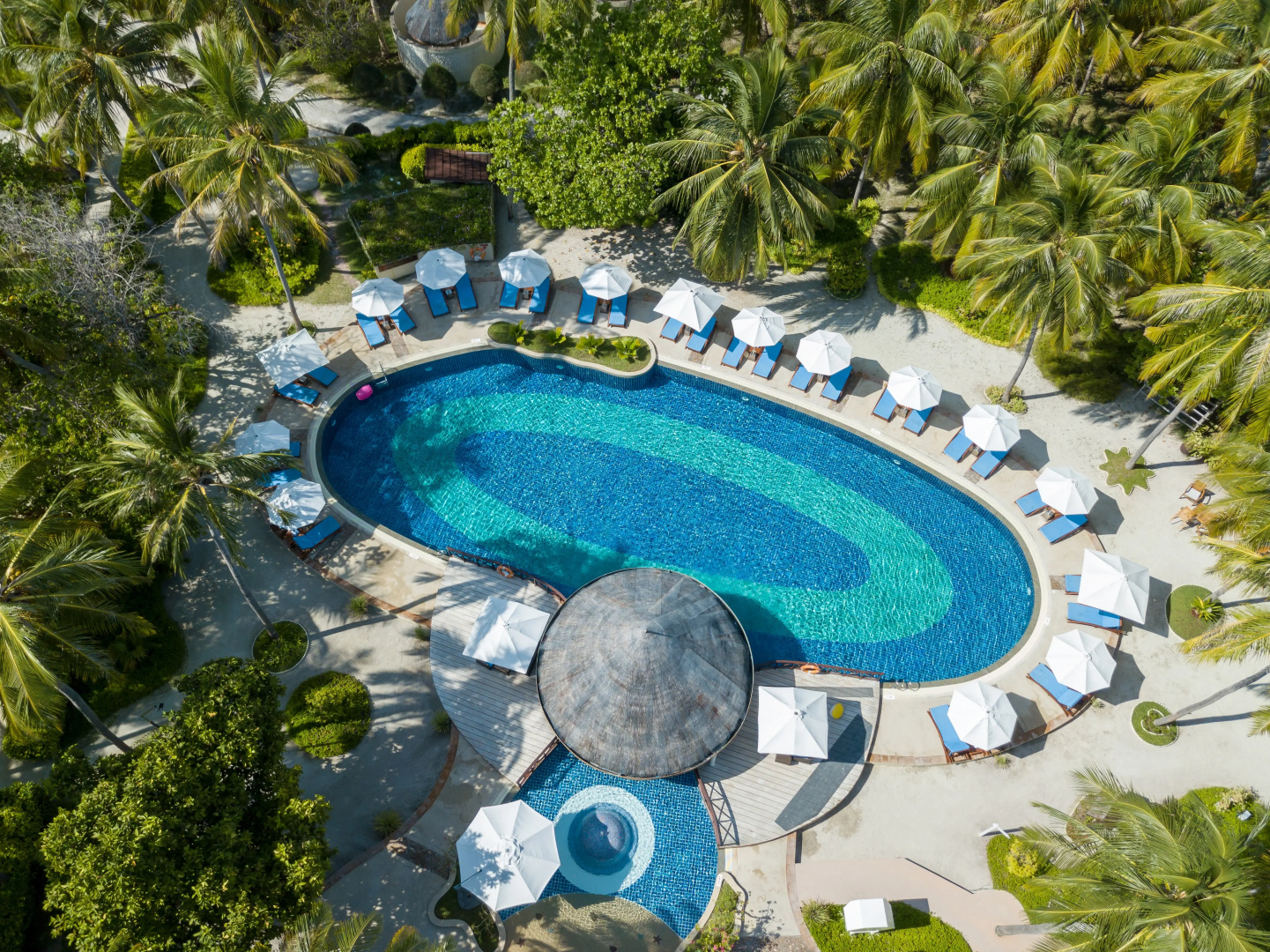 Курортный отель Bandos Maldives