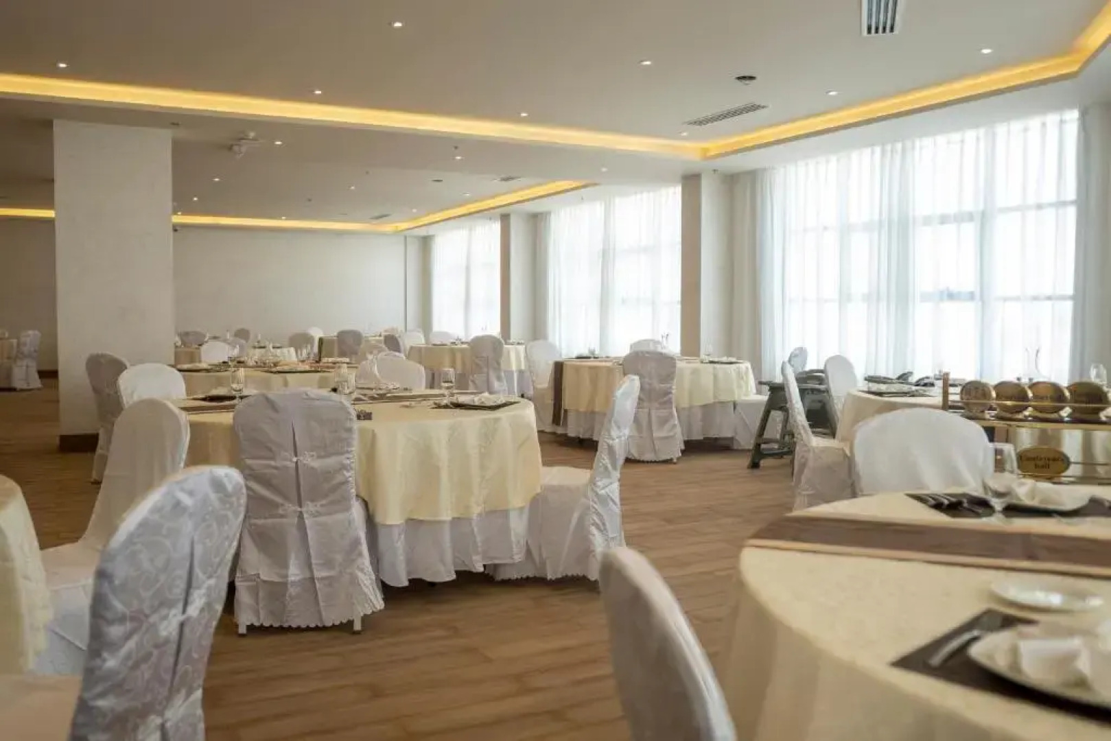 Отель The Plaza  and Resort