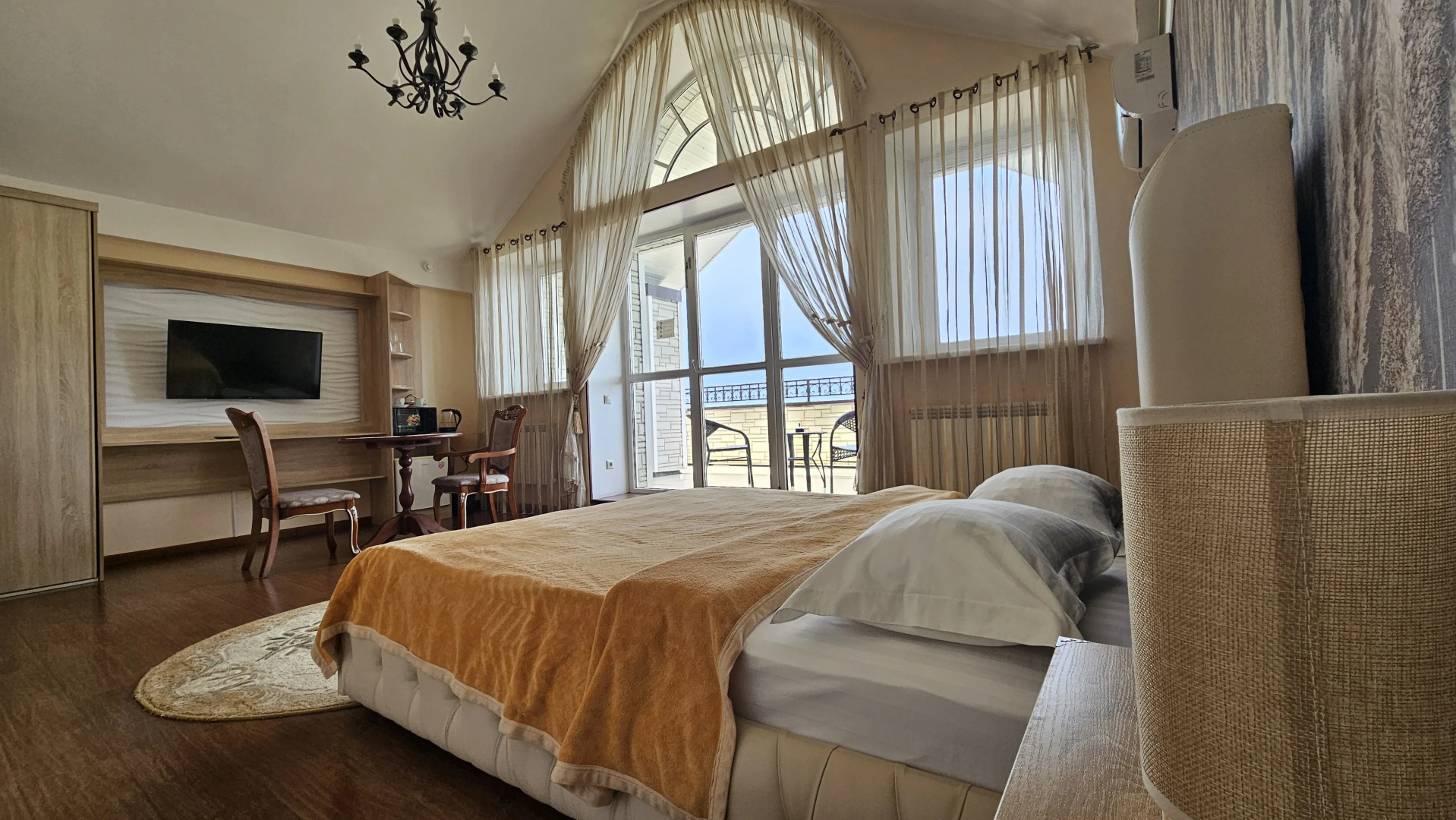 Квартира Золотой с Террасой Вид на Море без Кухни