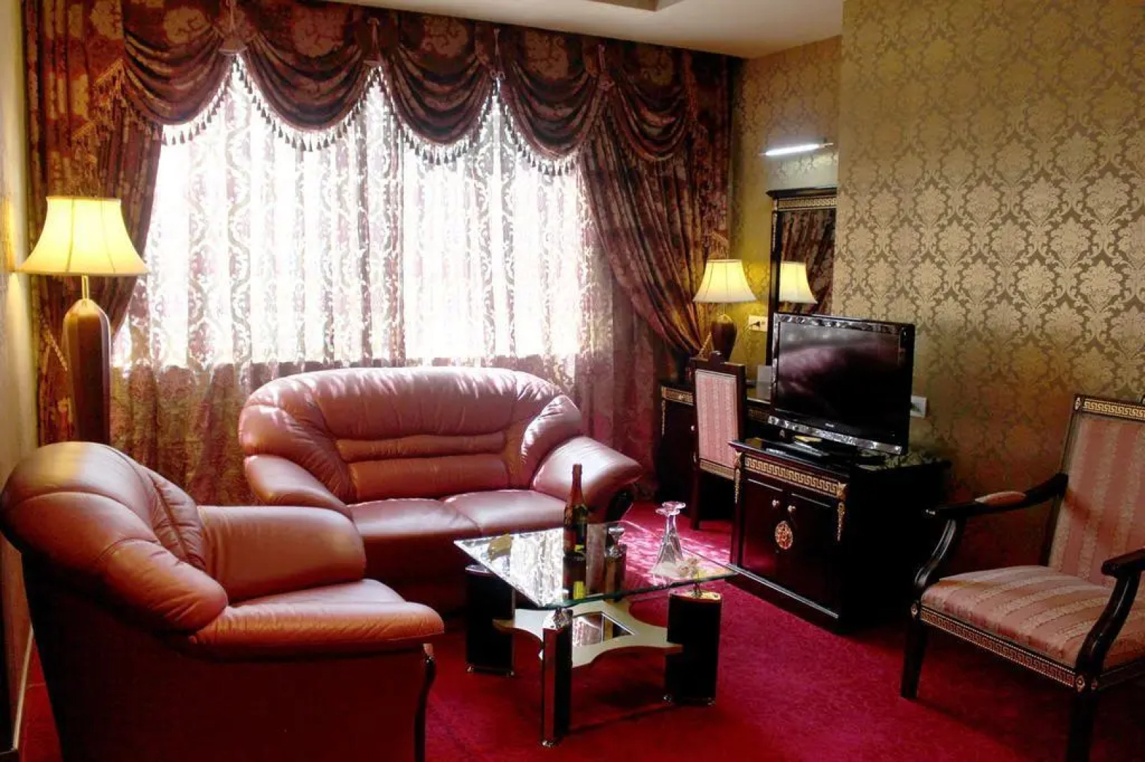 Отель Europa Grand