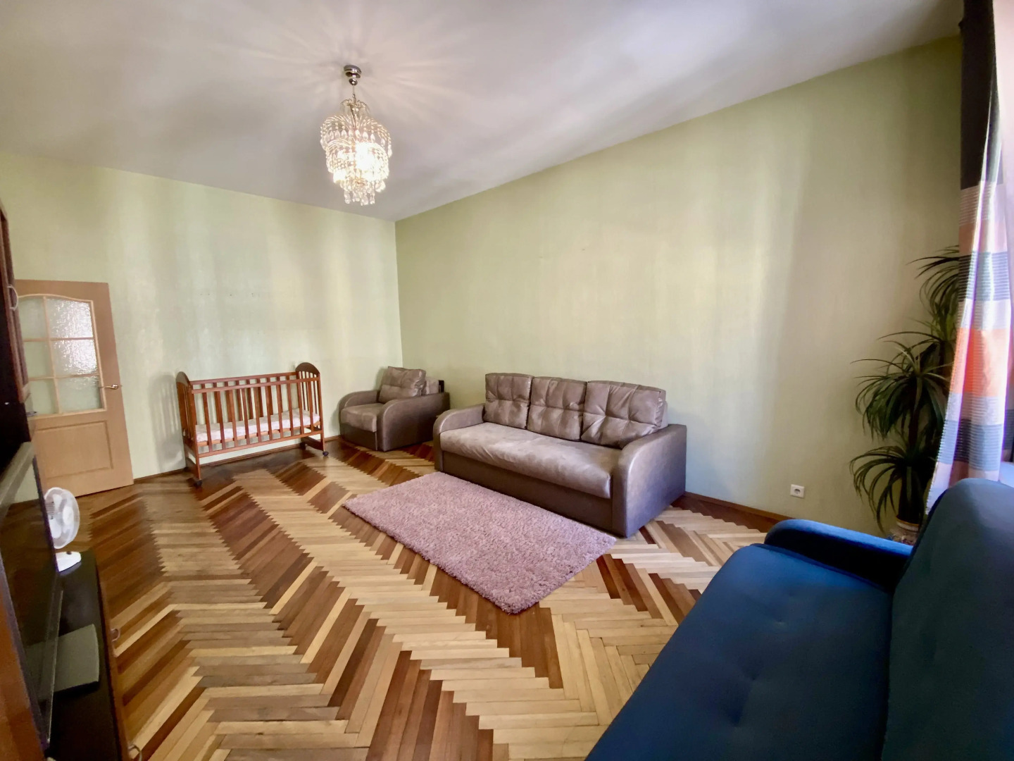 Апартаменты с видом на Невский проспект