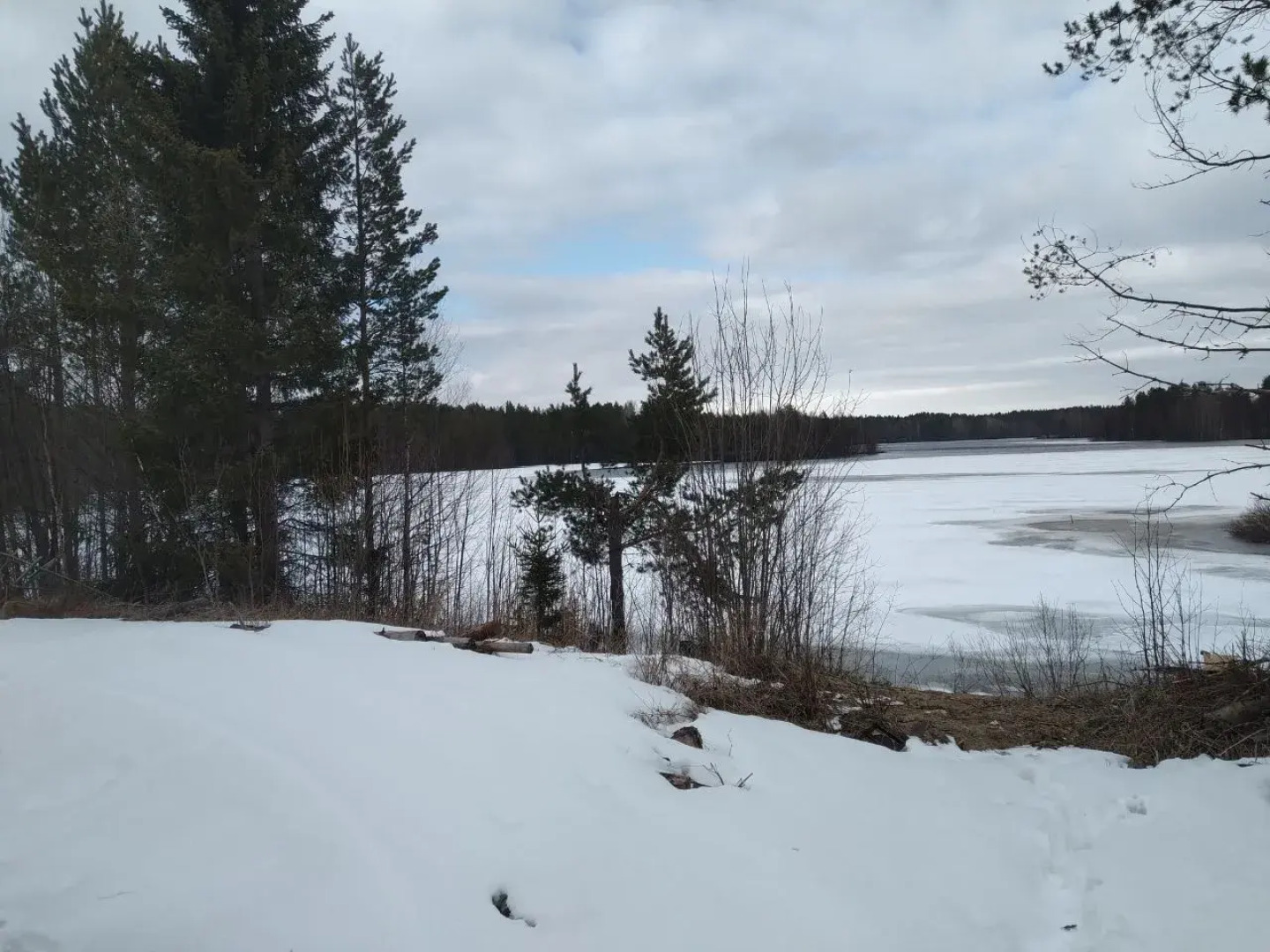 Частный дом у реки Сума