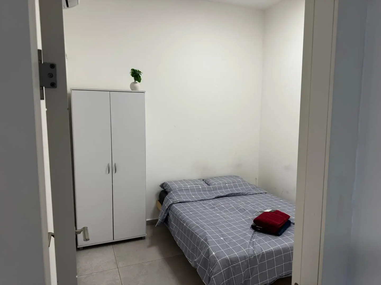 Квартира Очаровательная с 3 Спальнями и Собственным Входом