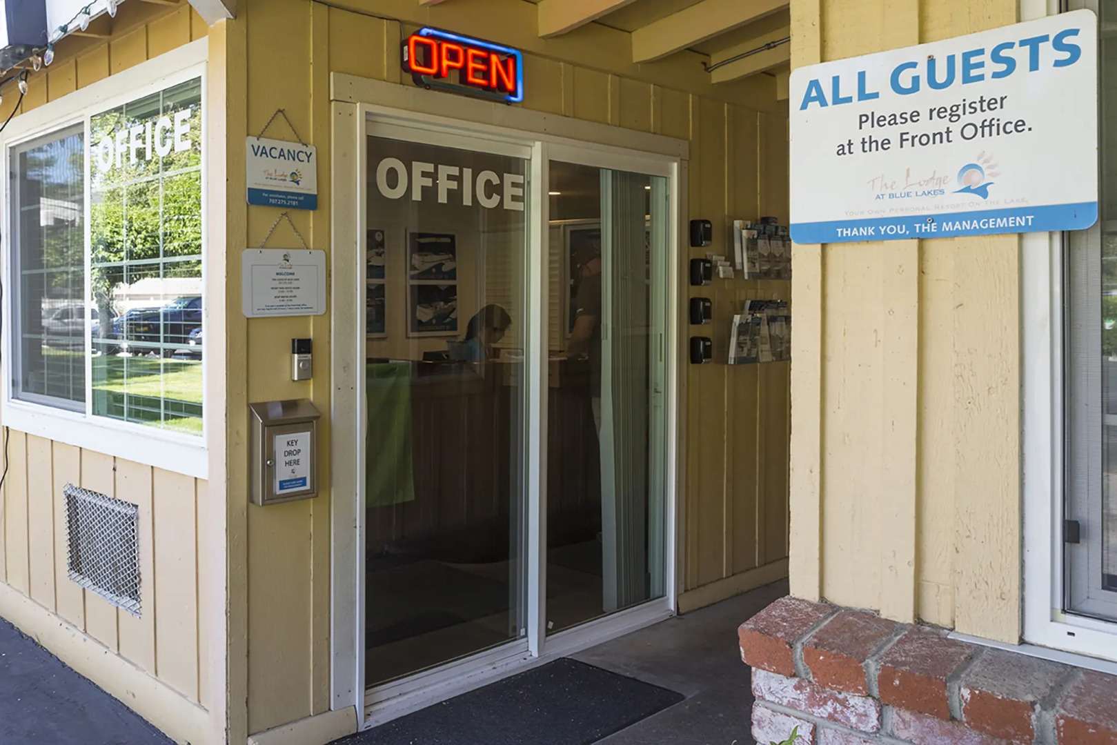 Отель The Lodge at Blue Lakes