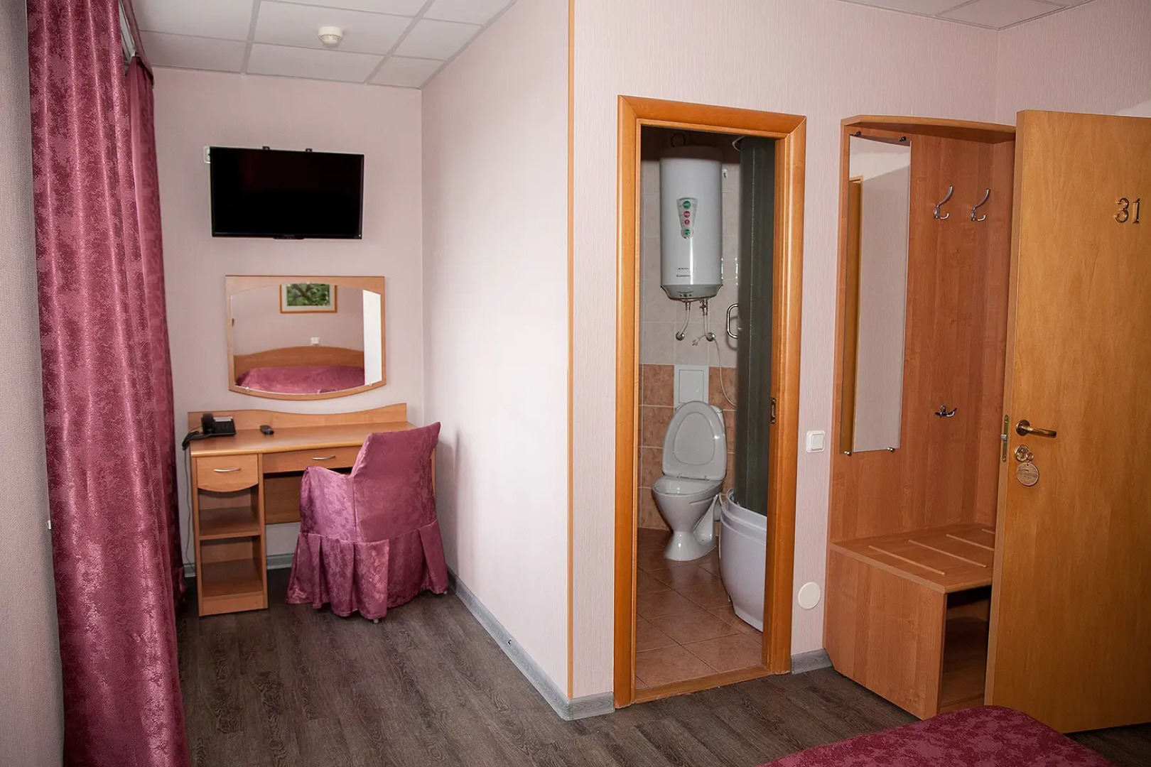 Отель Колос