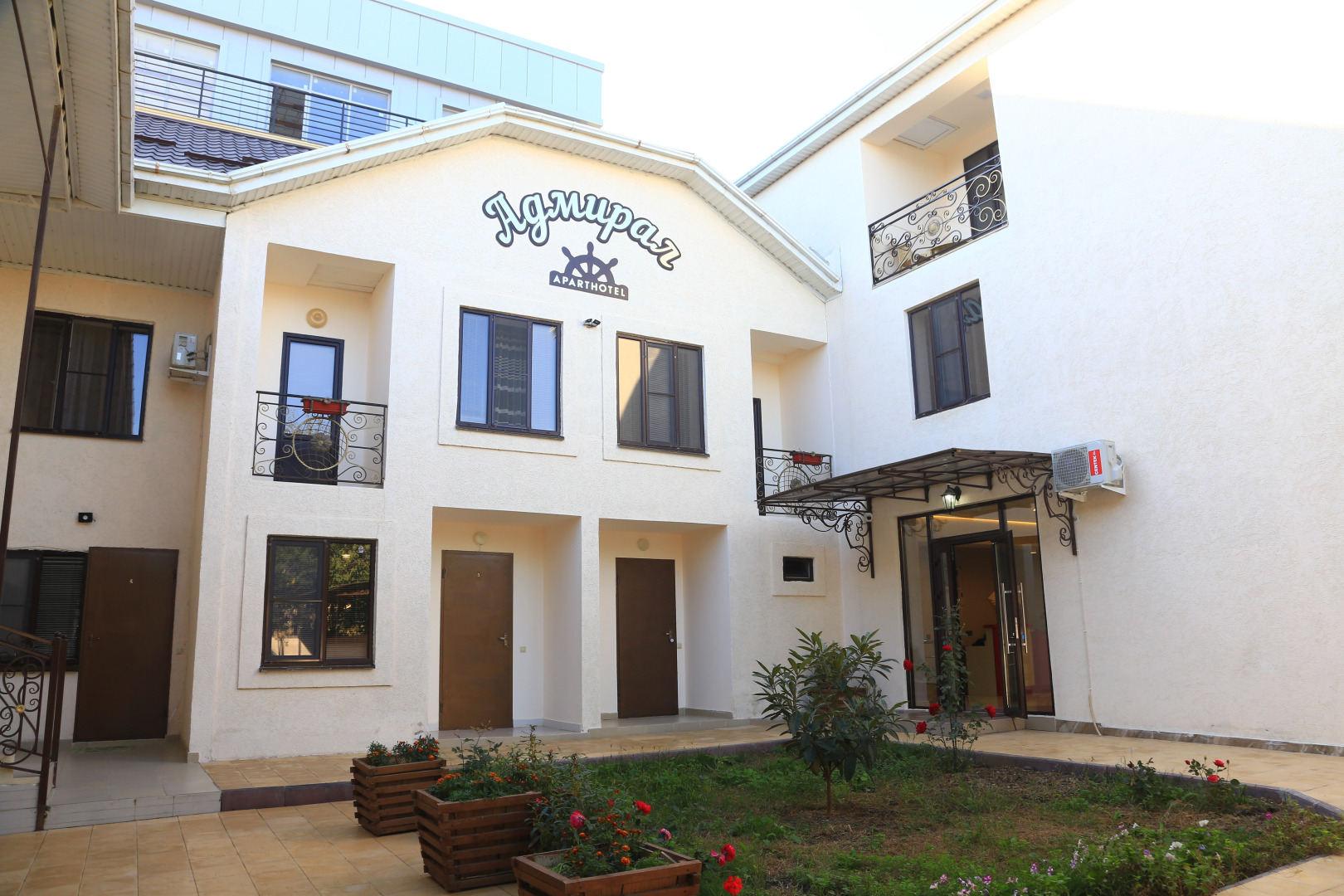 Отель Адмирал