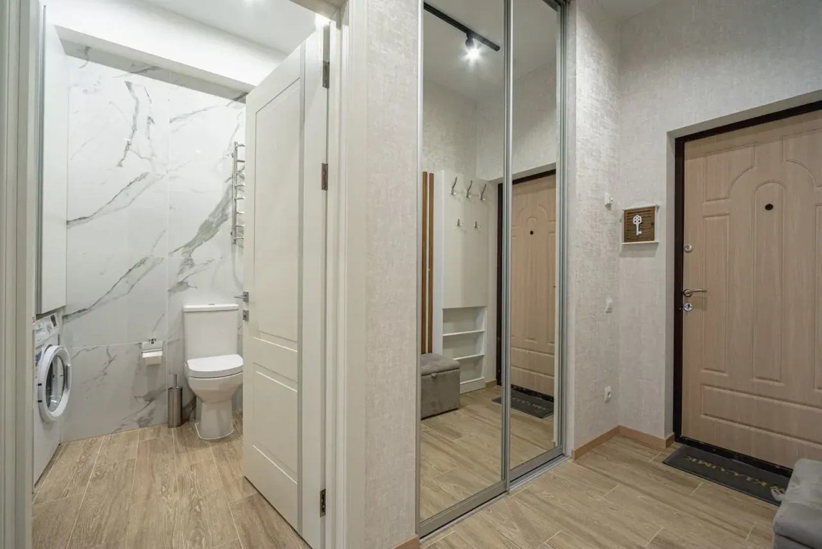 Апартаменты на Ялтинской улице, 12А. ЖК «Шато Лувр»